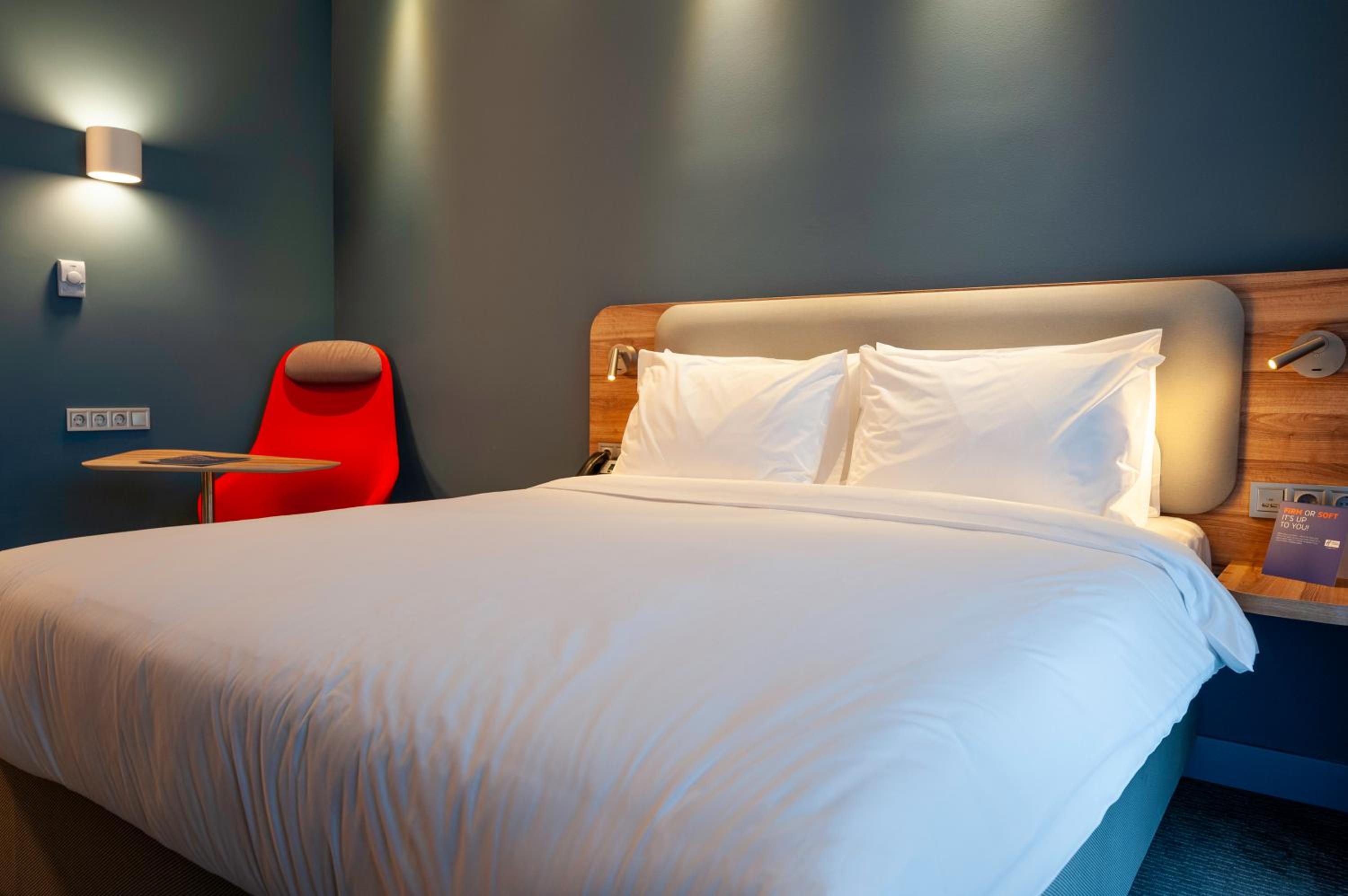 Standard Queen Room - Free Breakfast - Photo 3