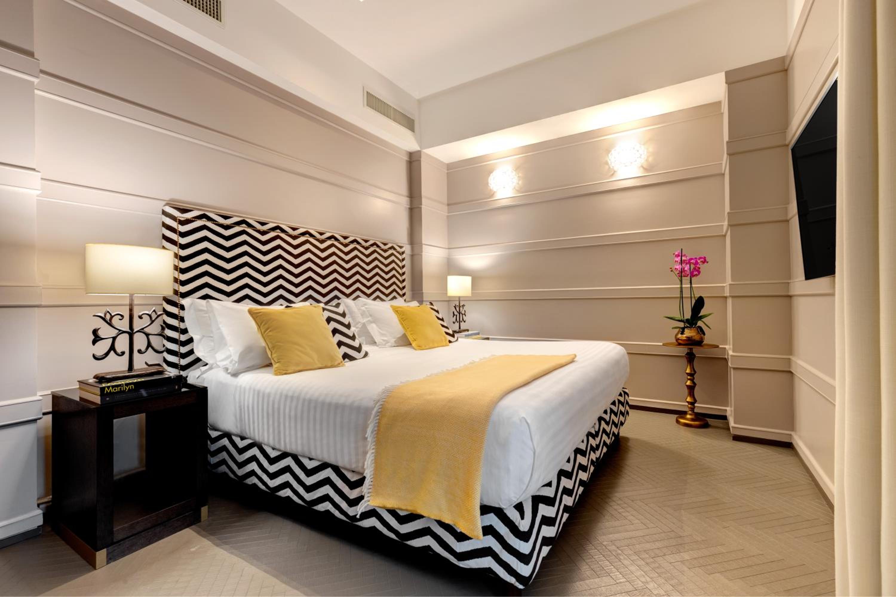 Deluxe Junior Suite thumbnail 6