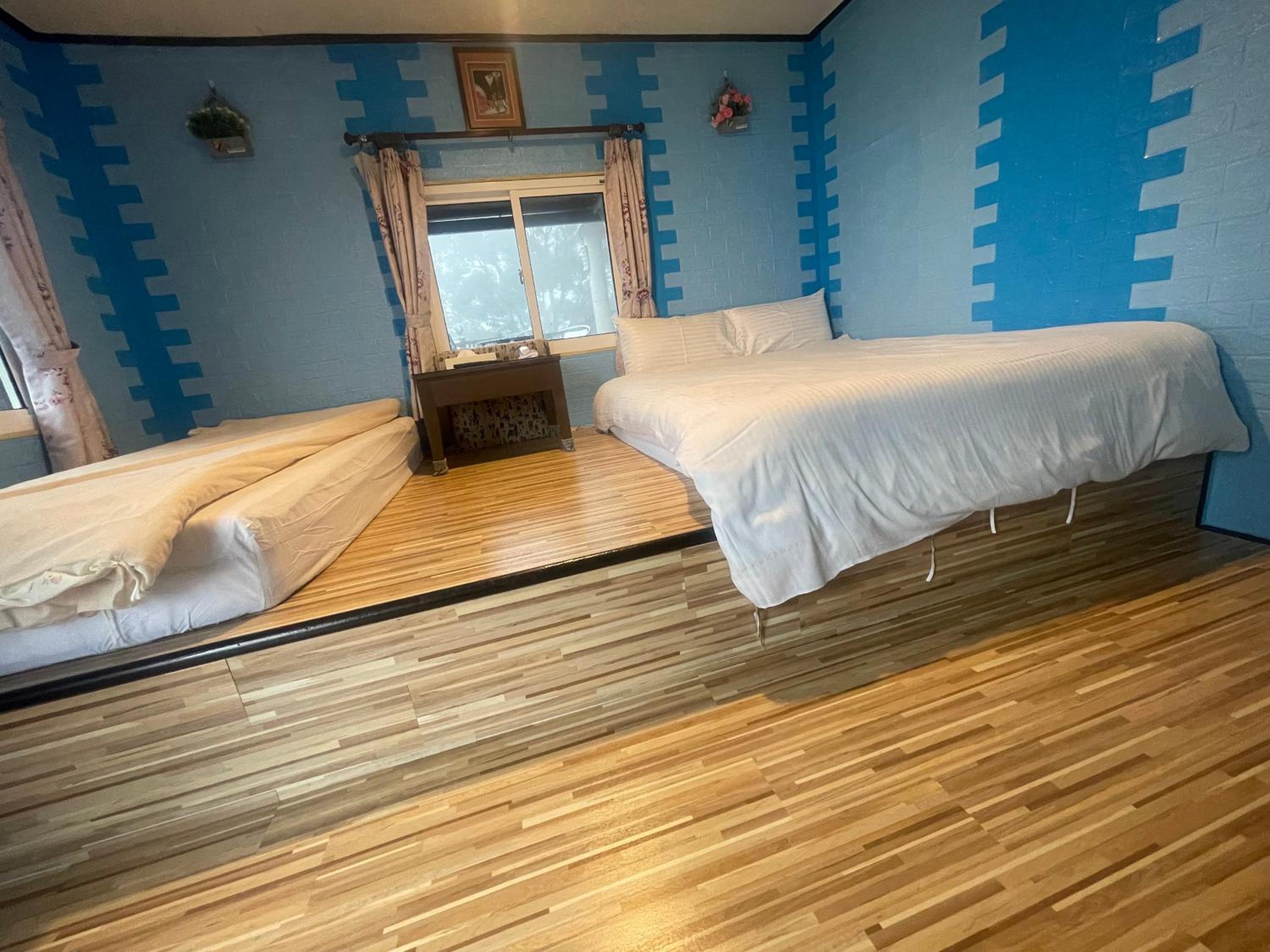 Budget Double Room photo 3