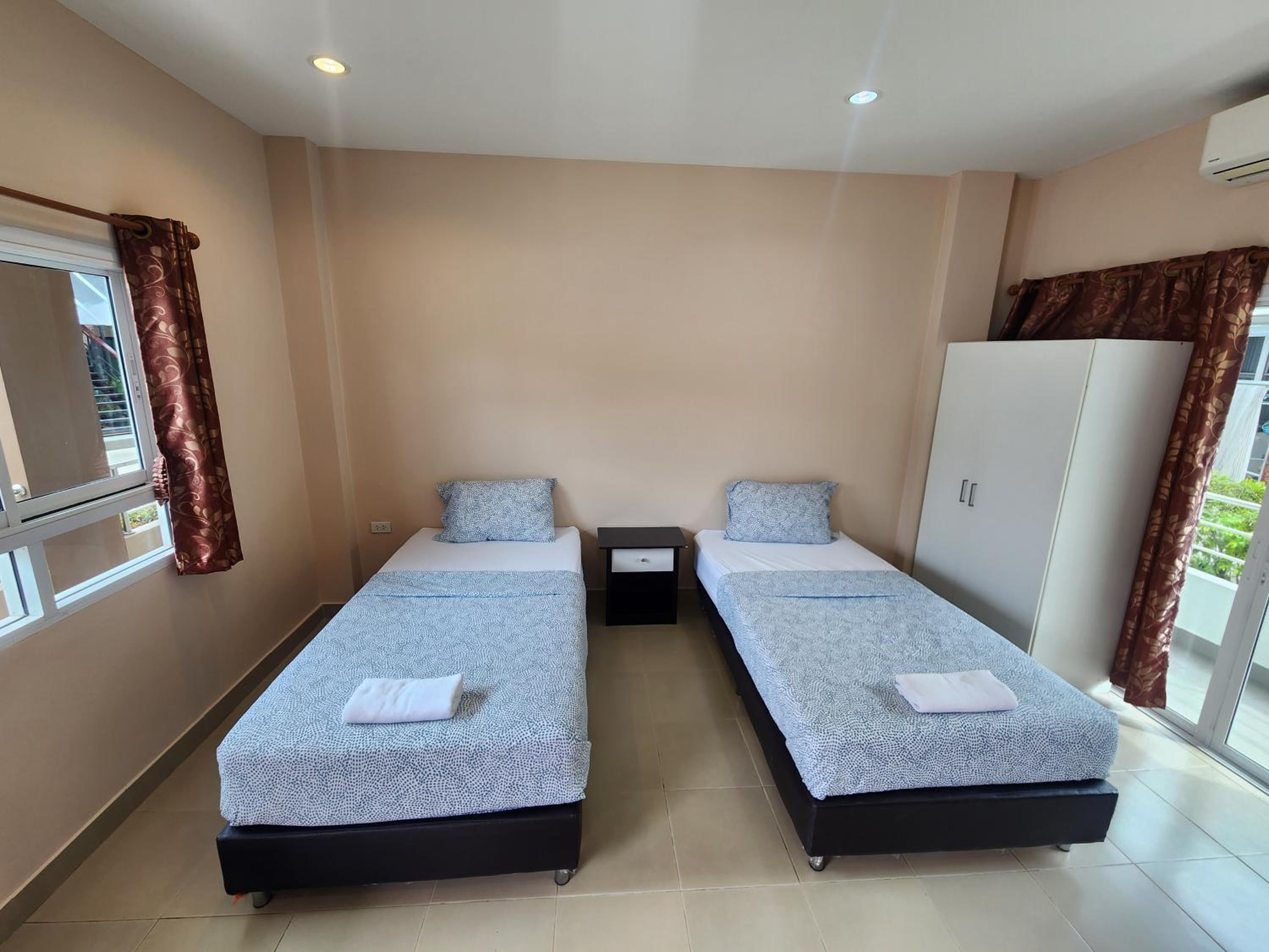 Standard Twin Room photo 1