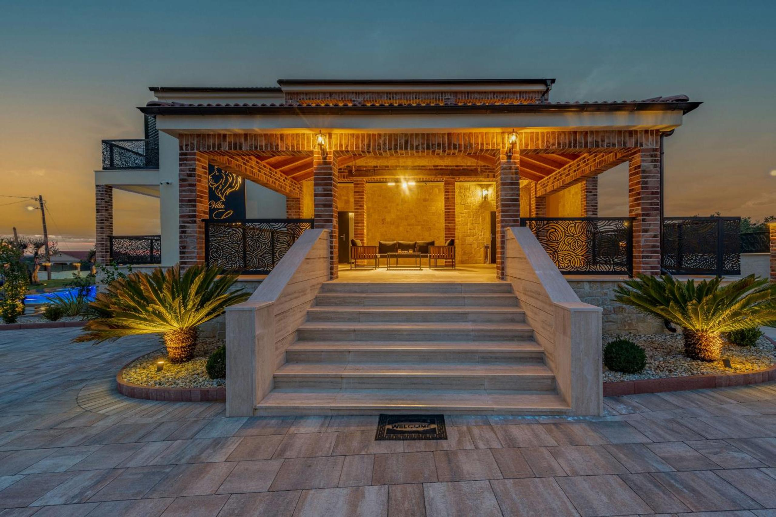 Superior Villa photo 2