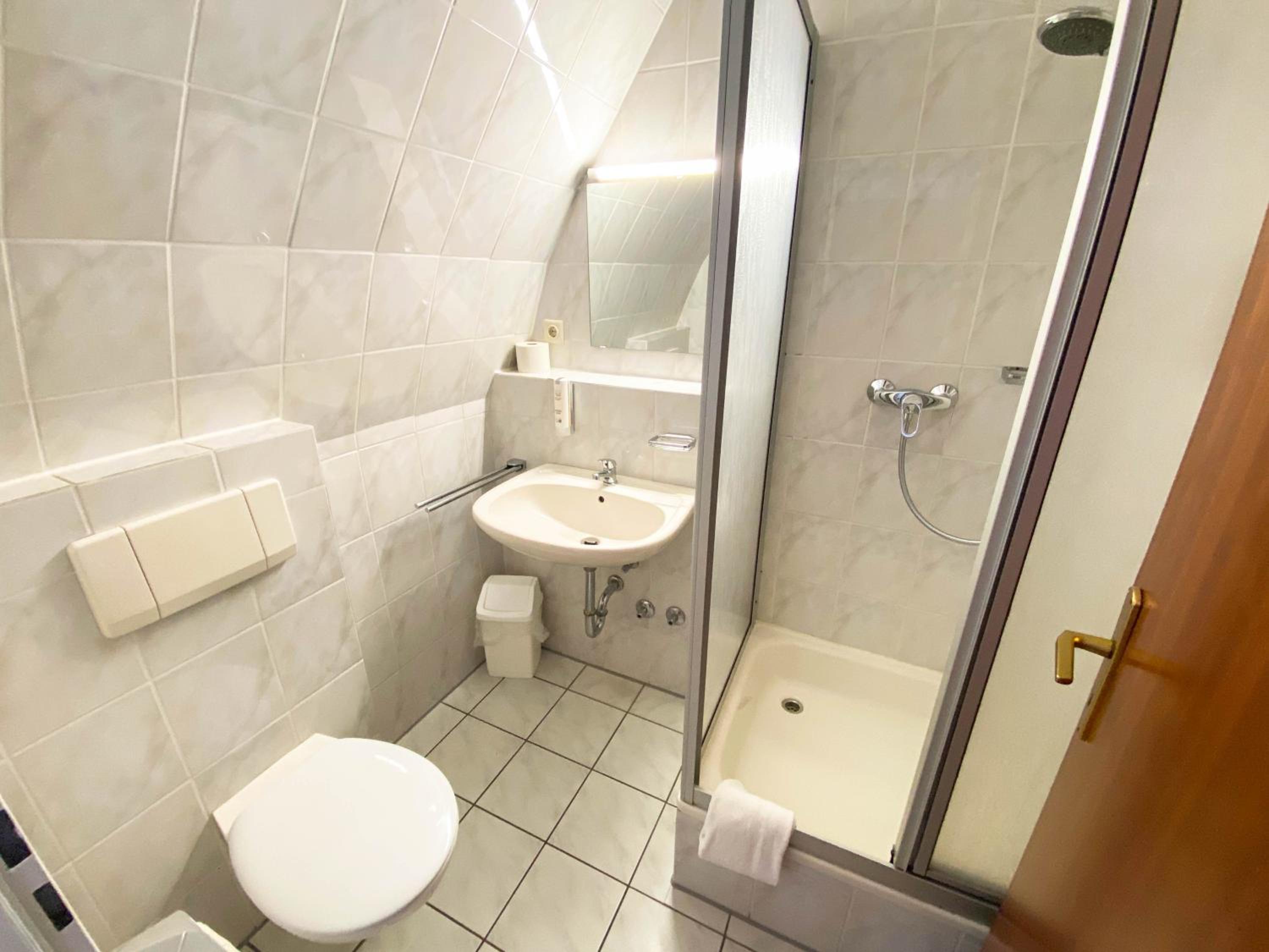 Single Room photo 3