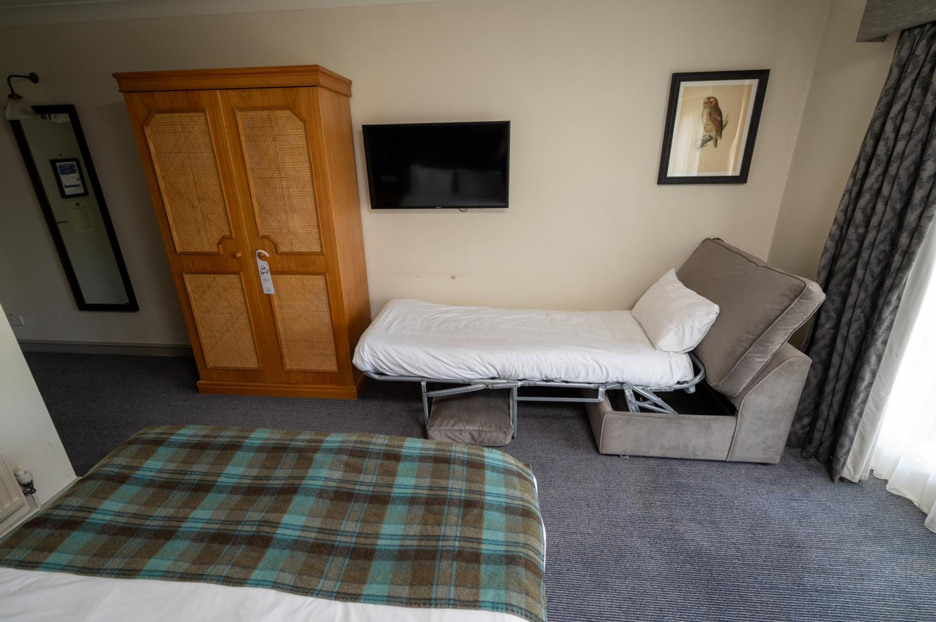 Family Room - Photo 4