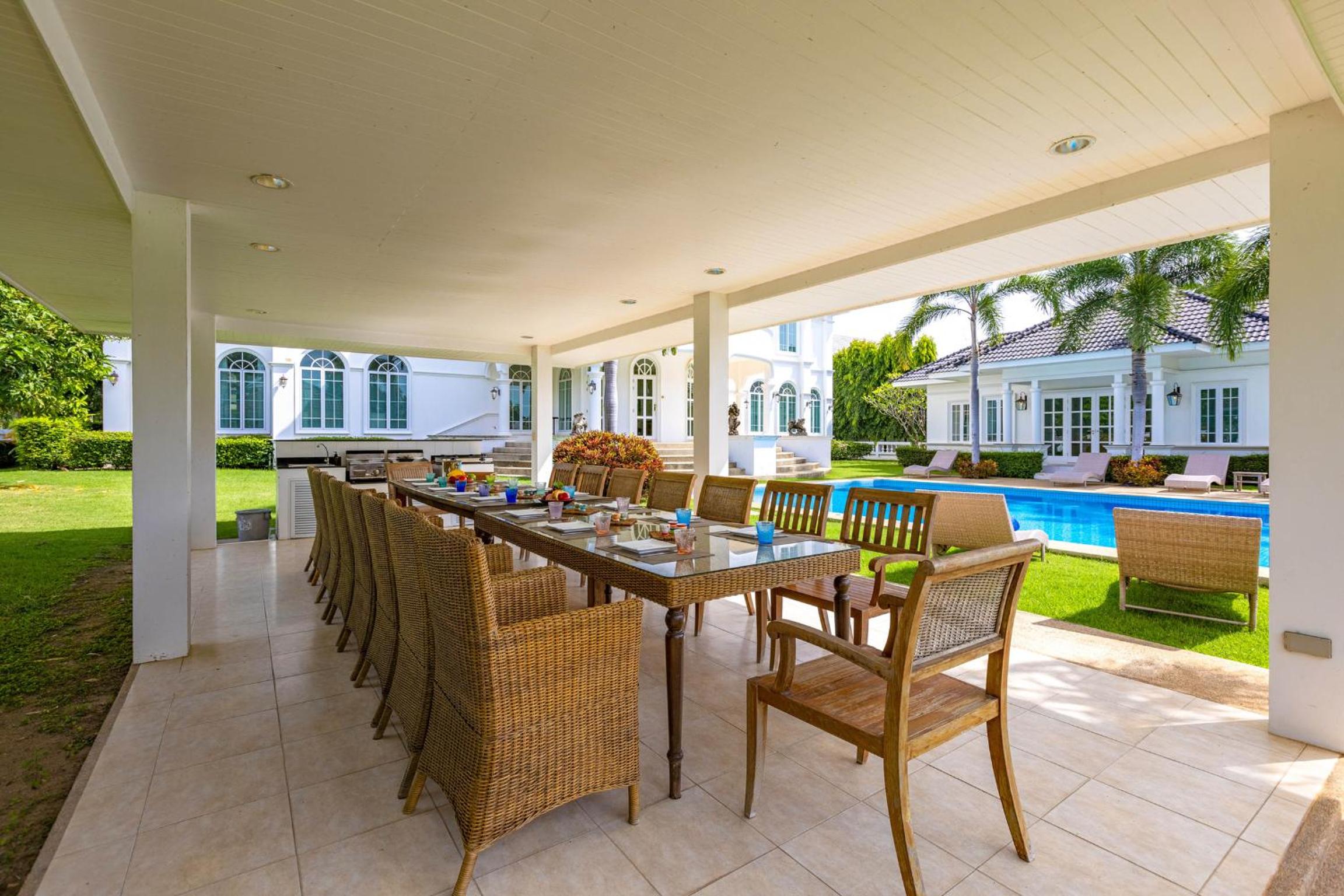 Villa with Private Pool - Photo 53