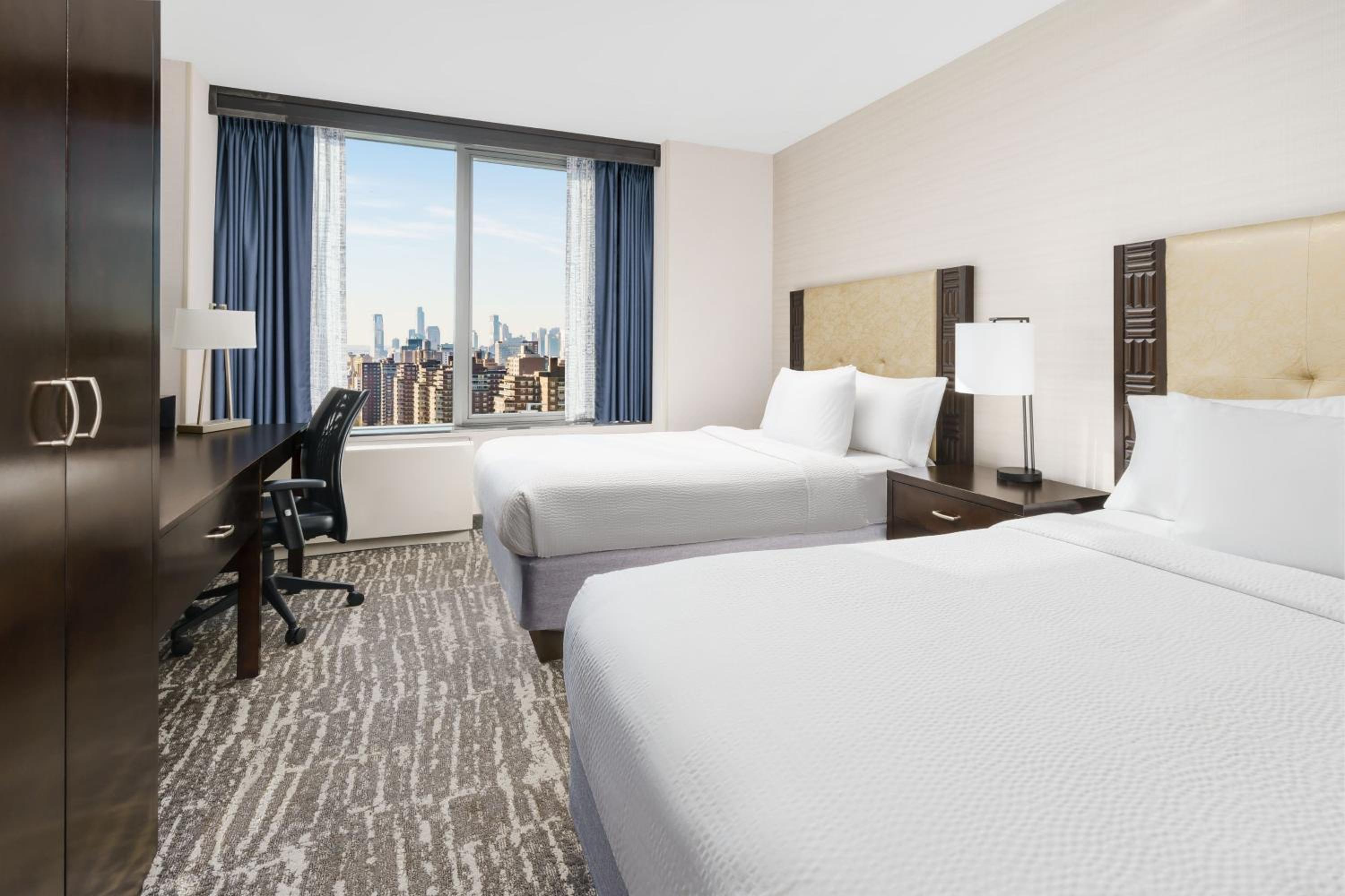 Room with Two King Beds, City View, Roll-In Shower and Transfer Shower - Mobility Access/Hearing Accessible