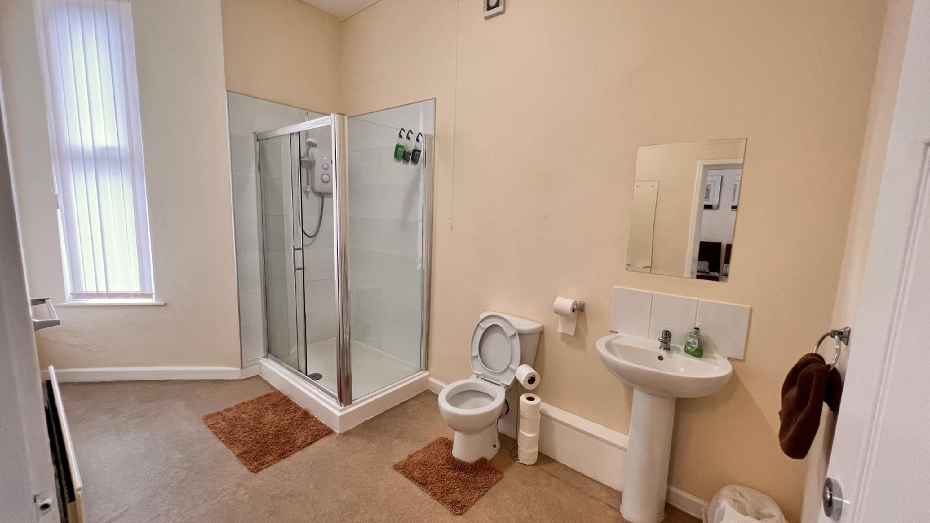 Family Room (4 Adults) - Photo 7