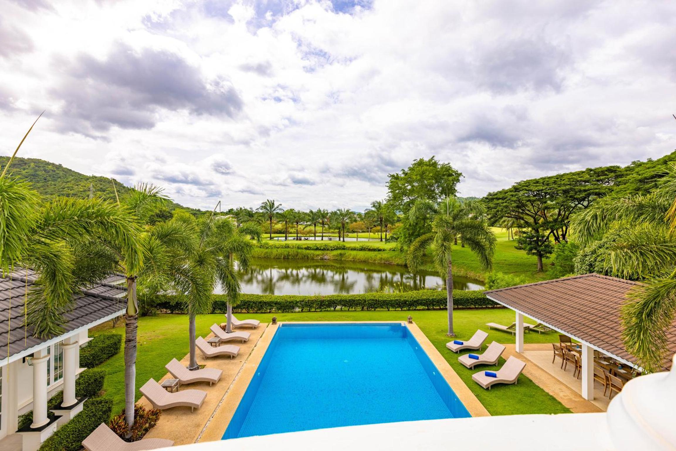 Villa with Private Pool - Photo 15