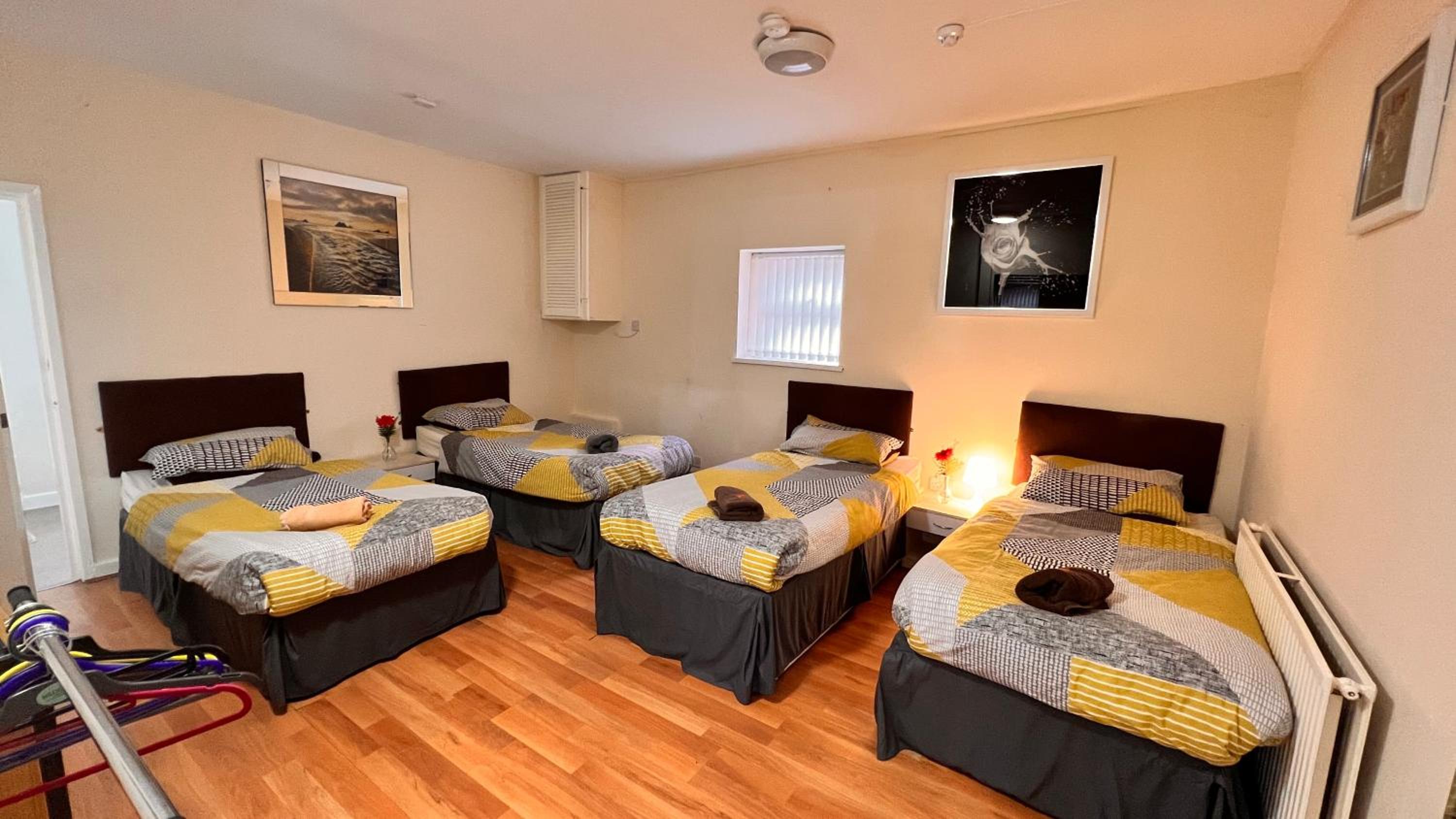 Family Room (4 Adults) - Photo 4