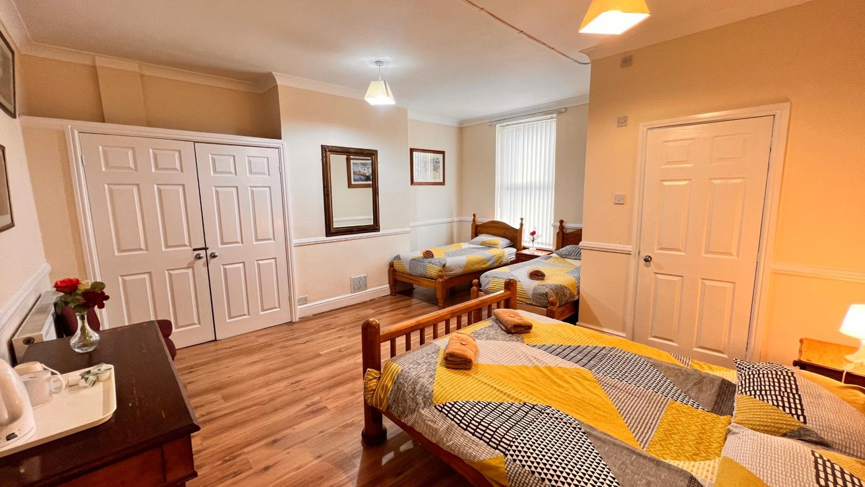Quadruple Room - Photo 1