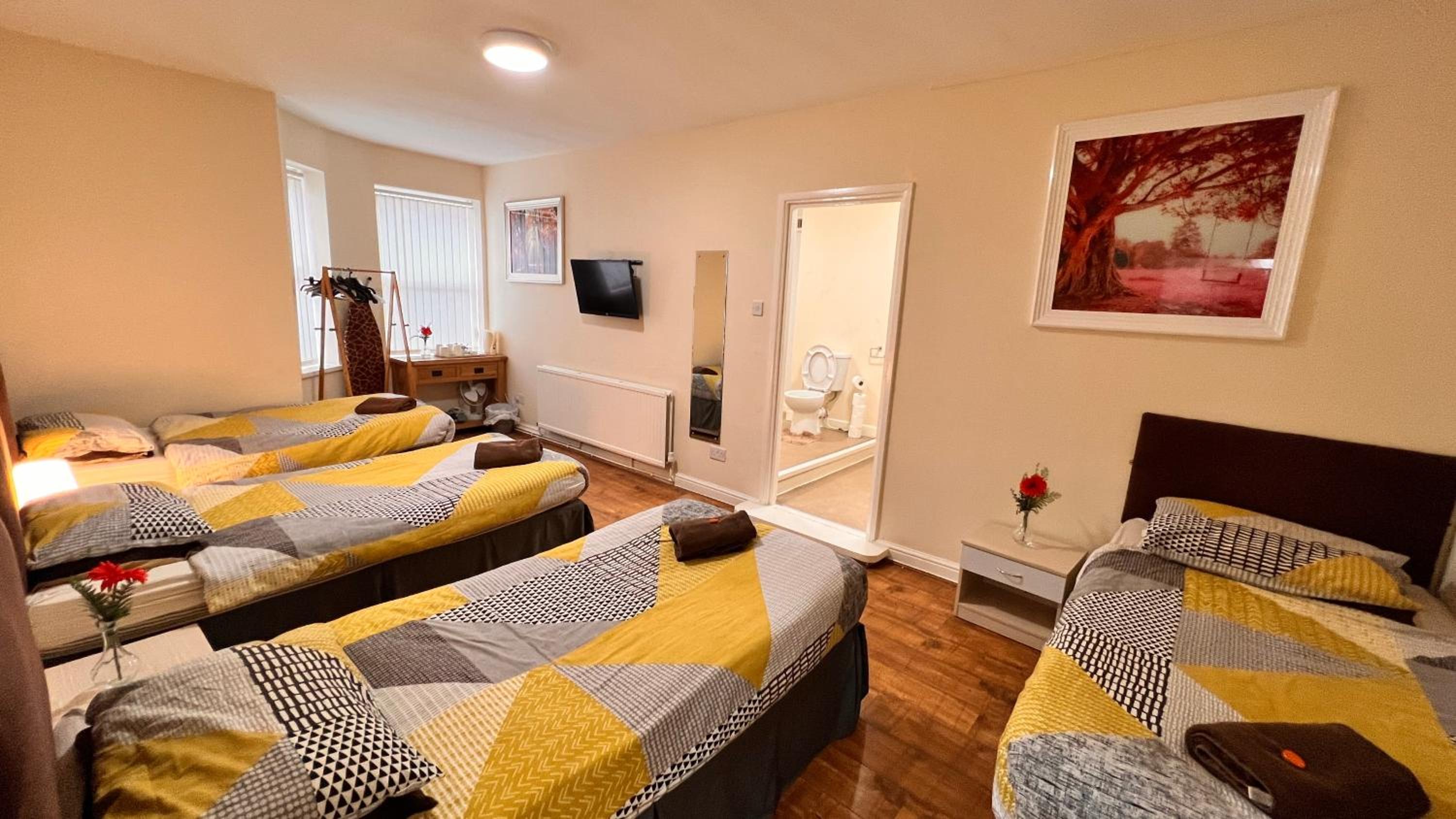 Family Room (4 Adults) - Photo 1