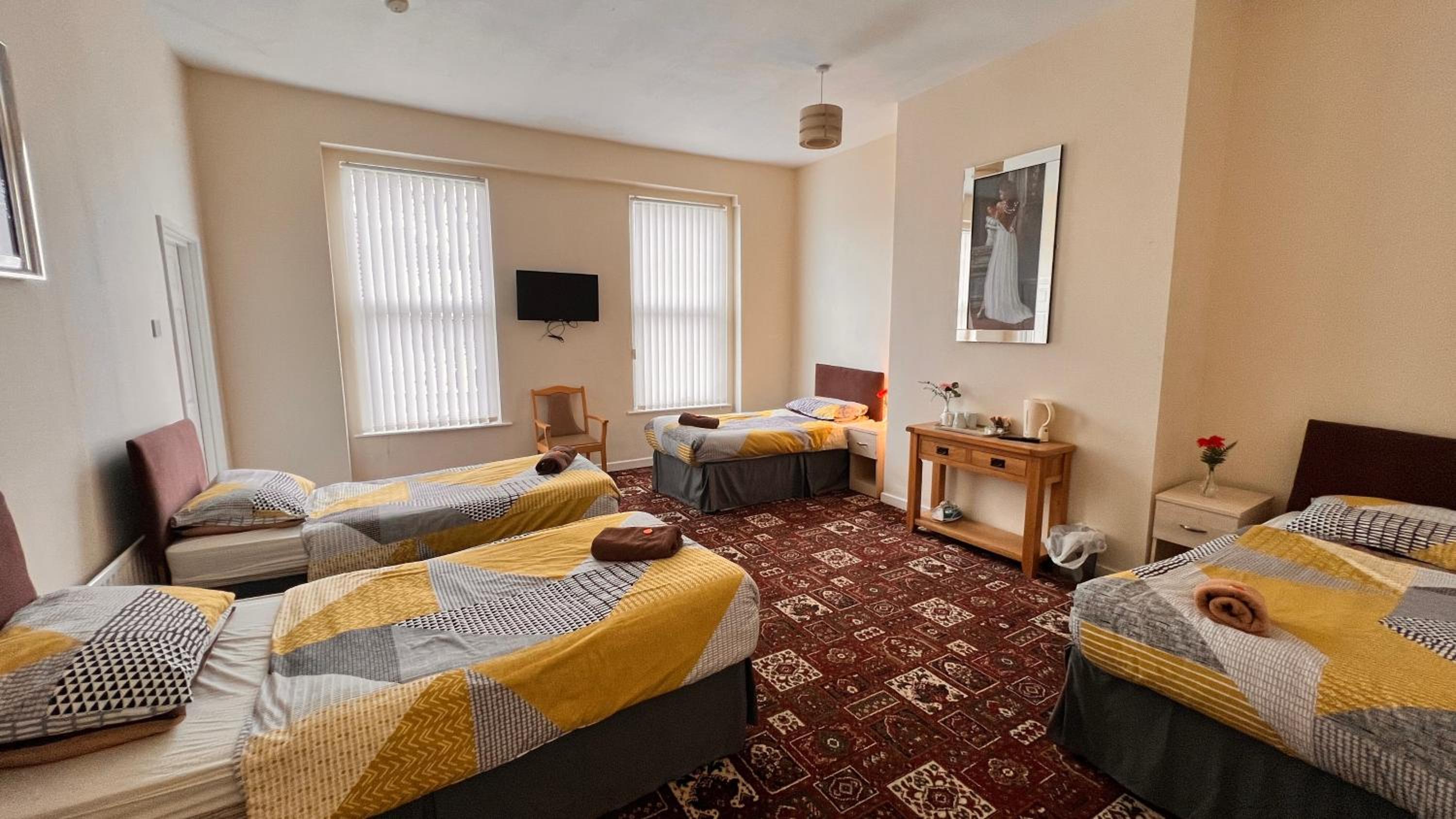 Family Room (4 Adults) - Photo 6