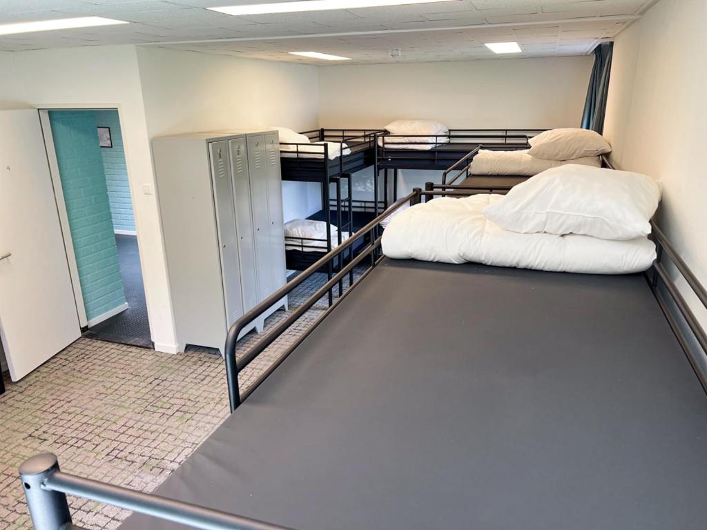Mixed Dormitory Room photo 3