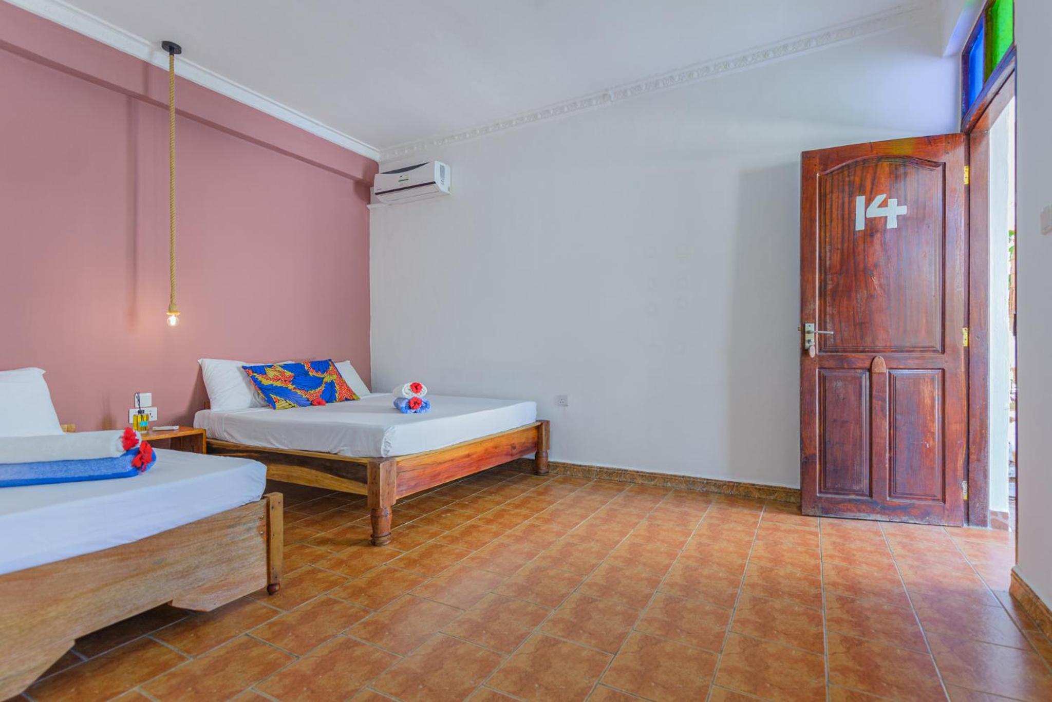 Double Room with Garden View - Photo 11