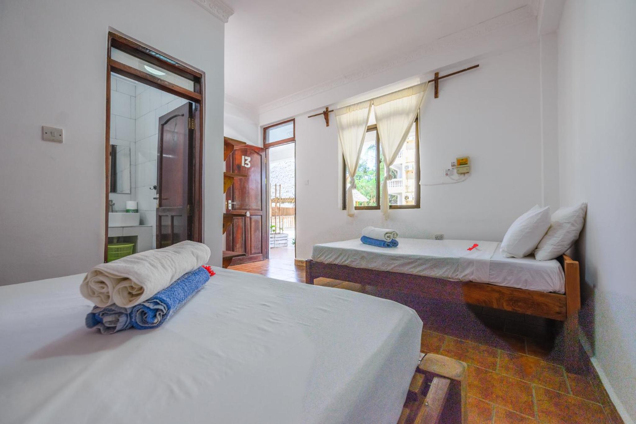 Double Room with Garden View - Photo 12