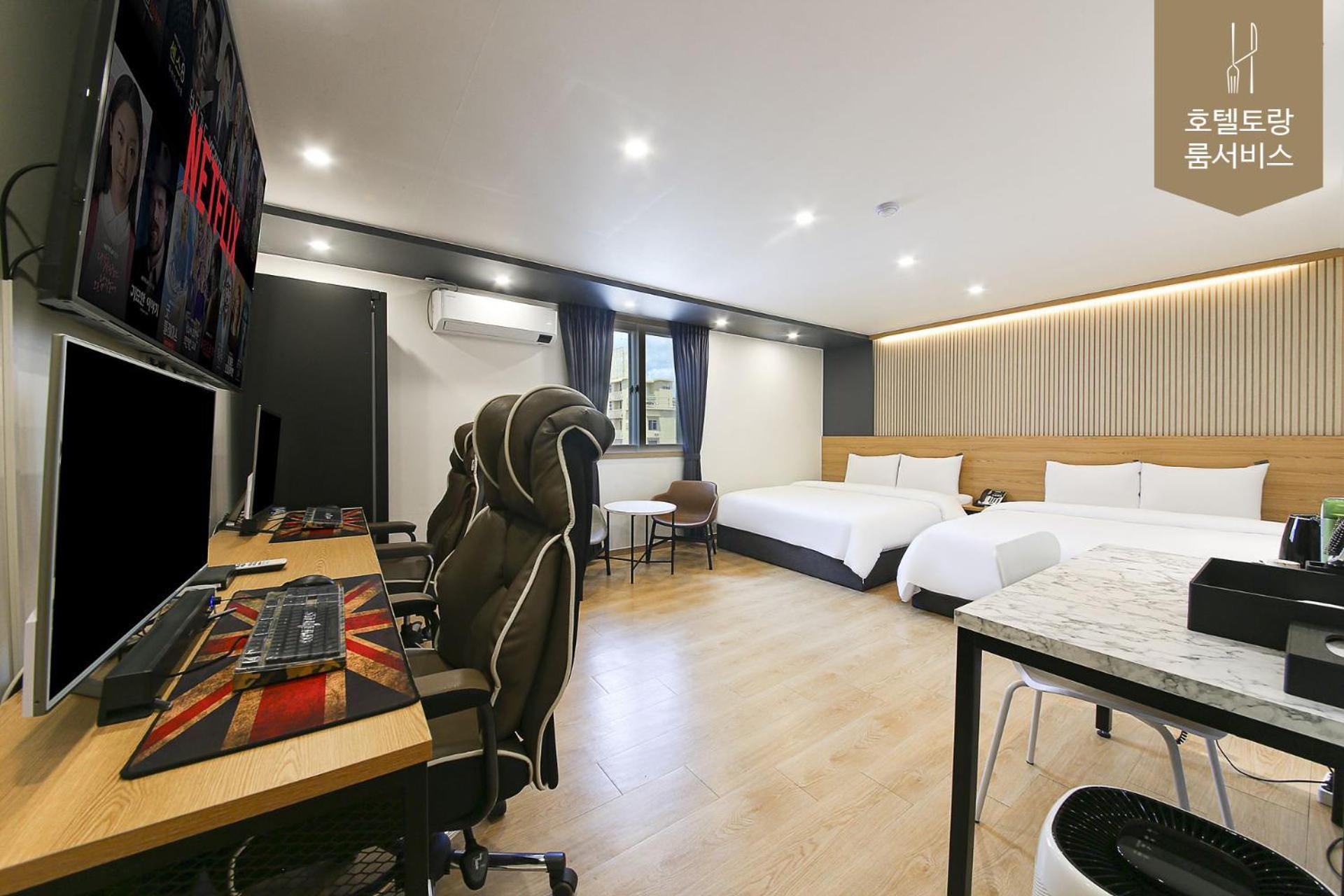 Family Twin Room - Photo 11
