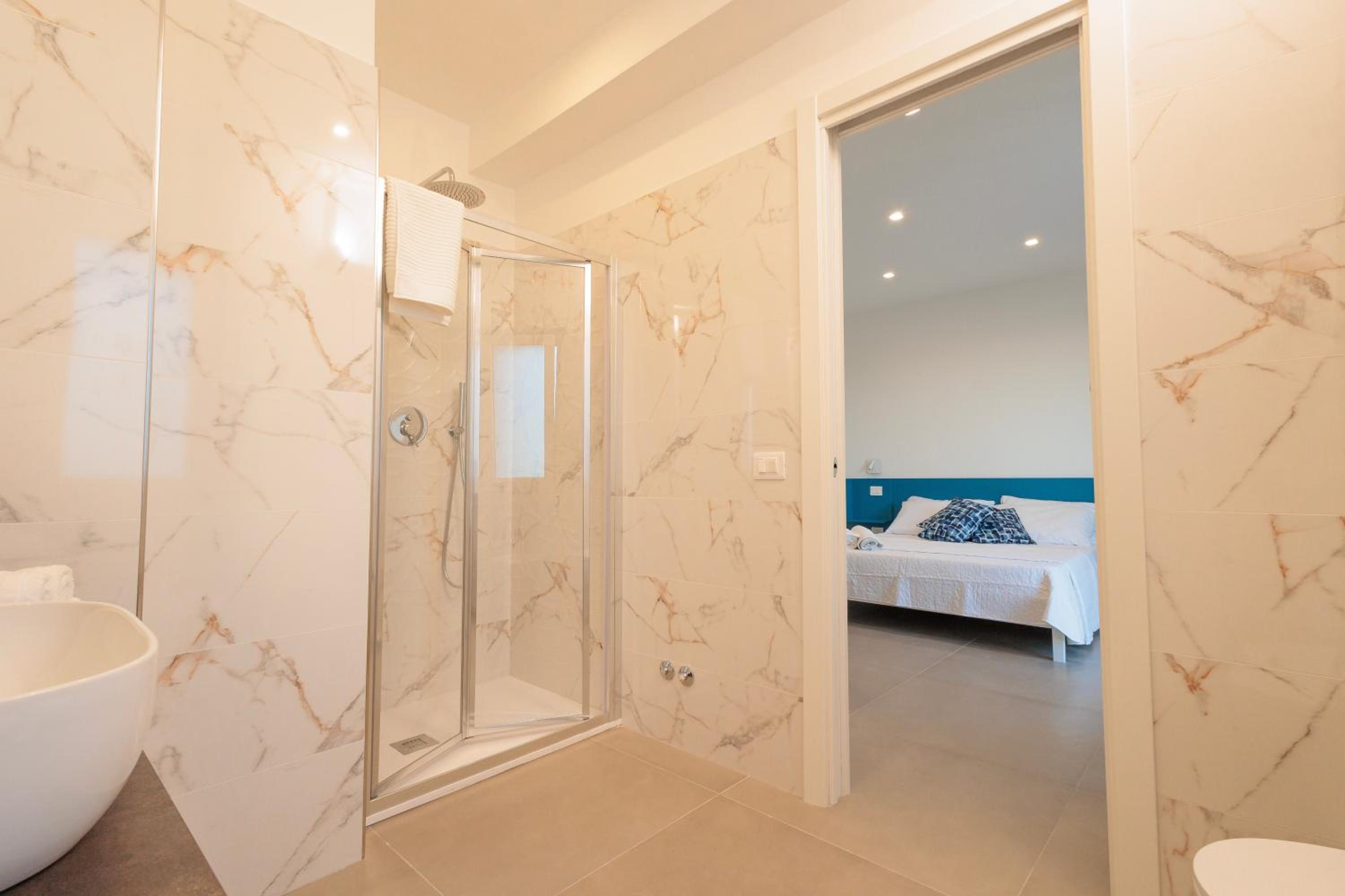 Deluxe Double Room with Sea View photo 2