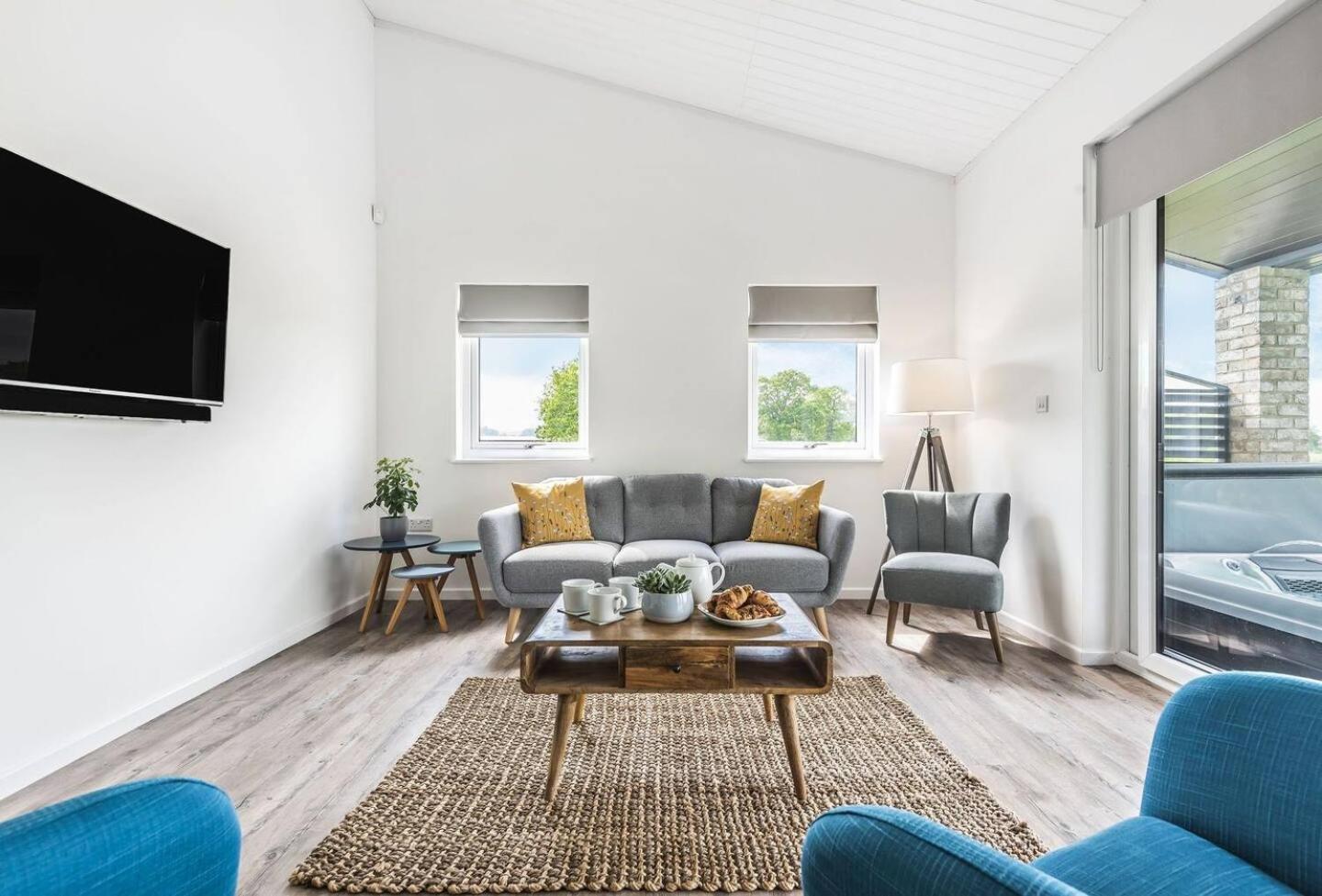 Three-Bedroom Apartment photo 1