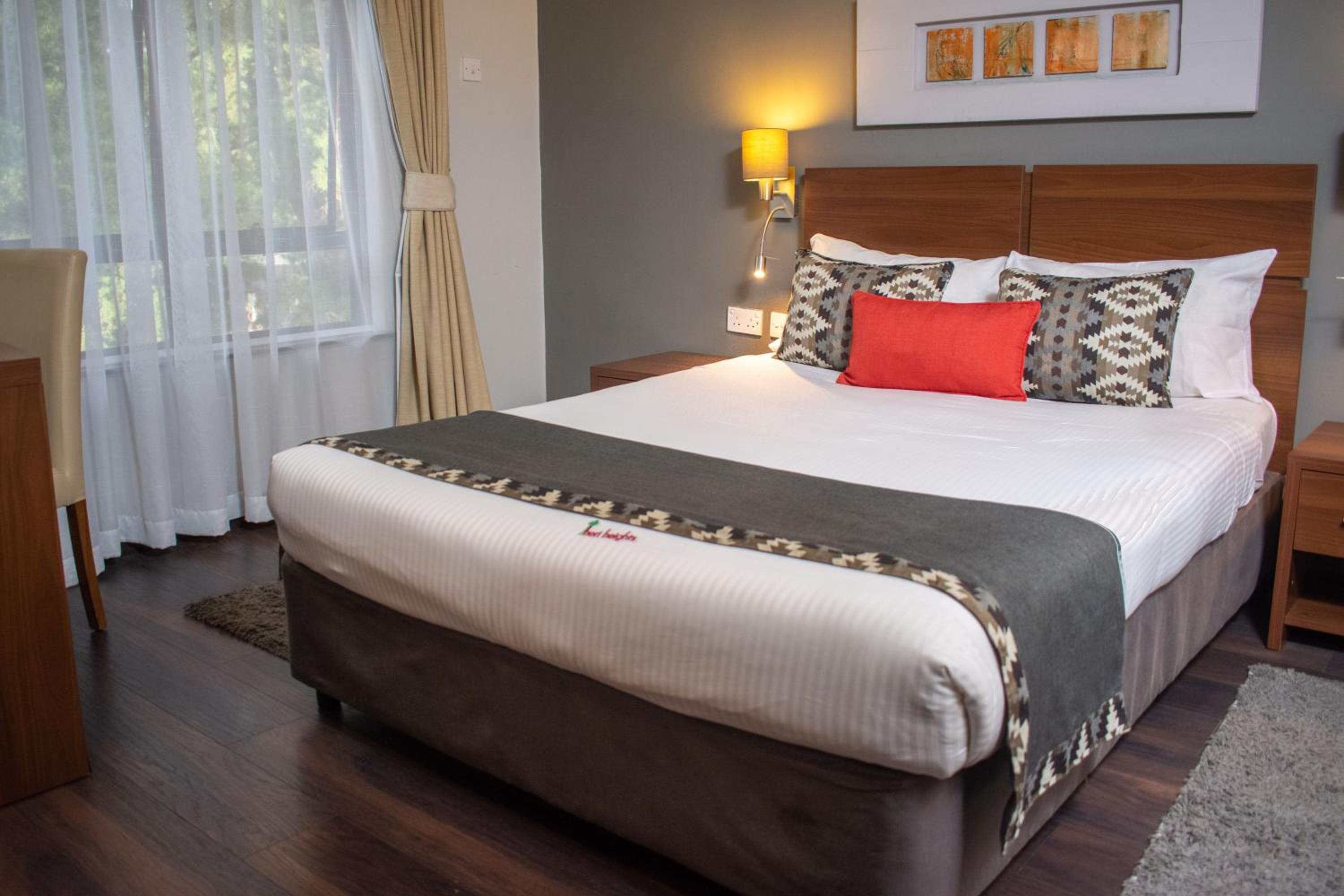 One-Bedroom Deluxe Queen Apartment - Non-Smoking