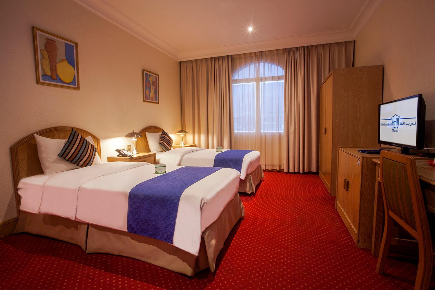 Standard Twin Room - Photo 3