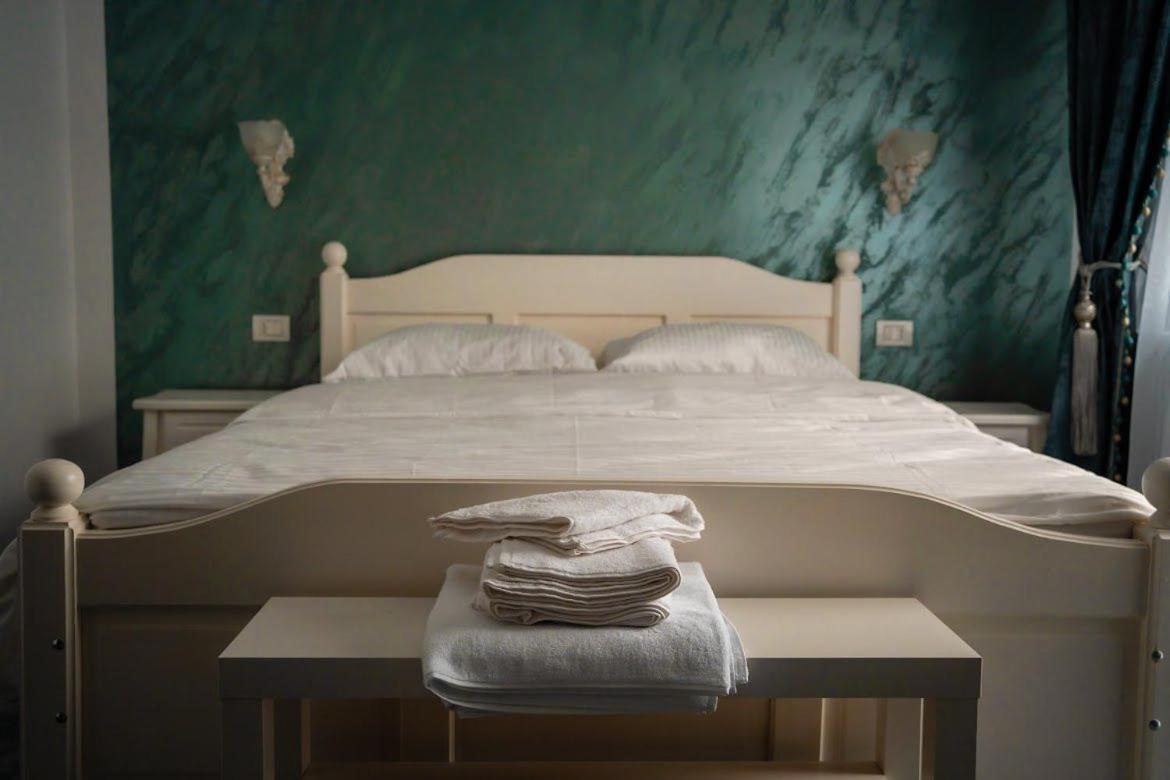 Deluxe Double Room with Balcony photo 2