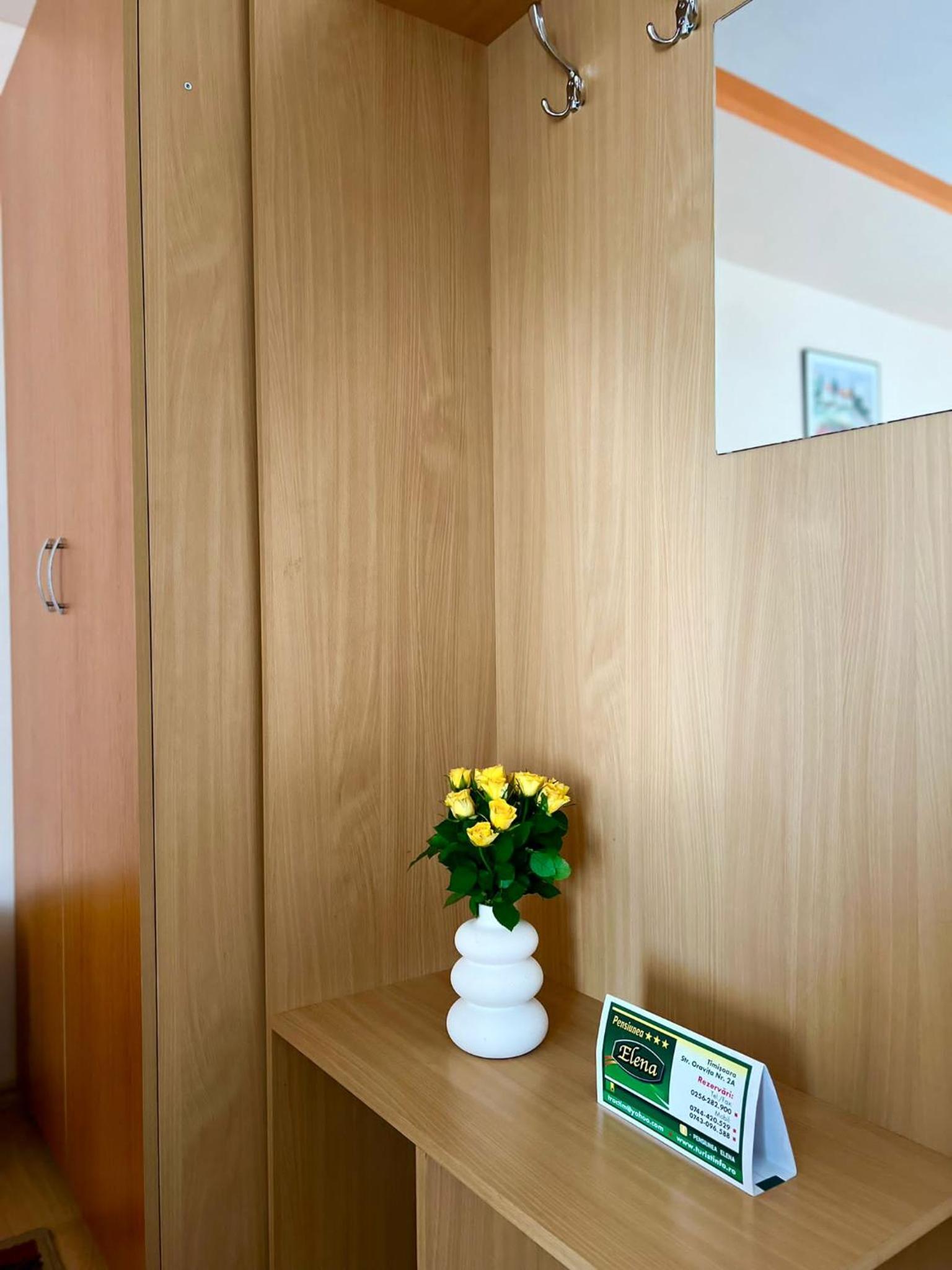 Standard Twin Room - Photo 6