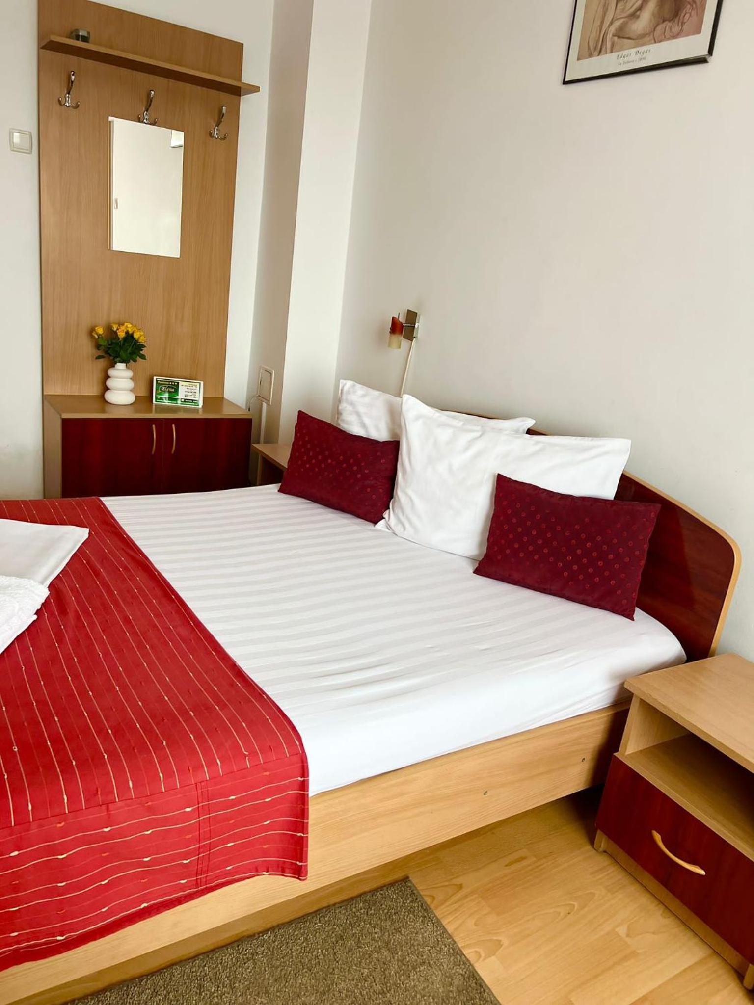 Double Room - Photo 2
