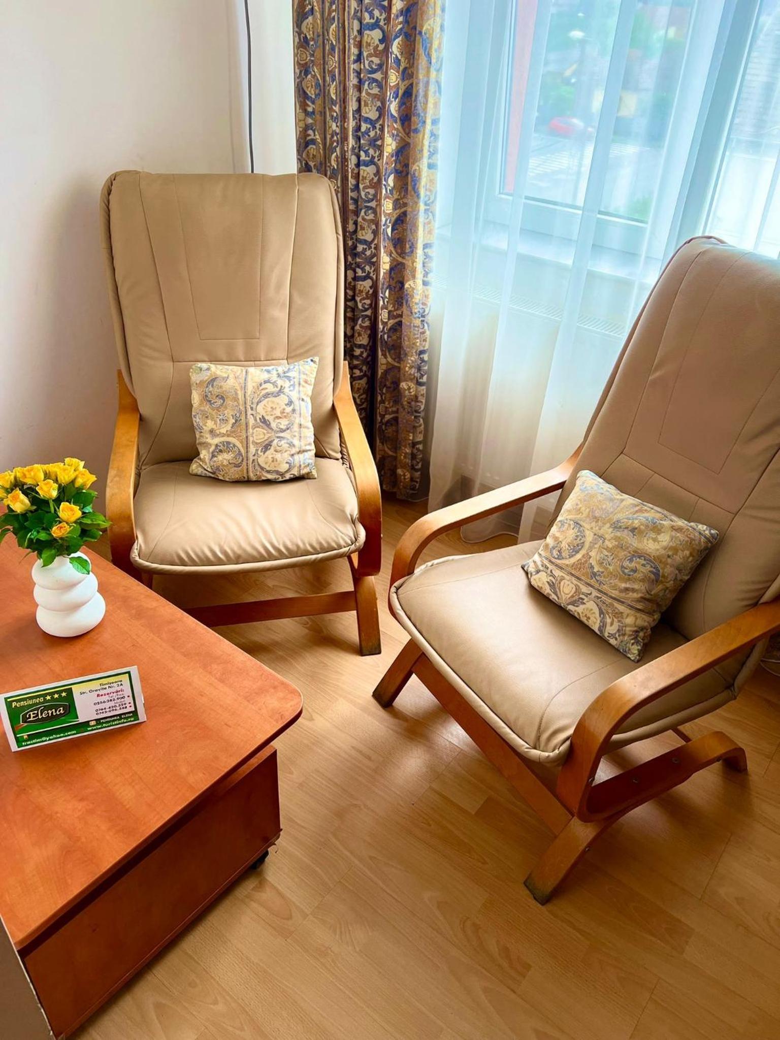 Standard Twin Room - Photo 4
