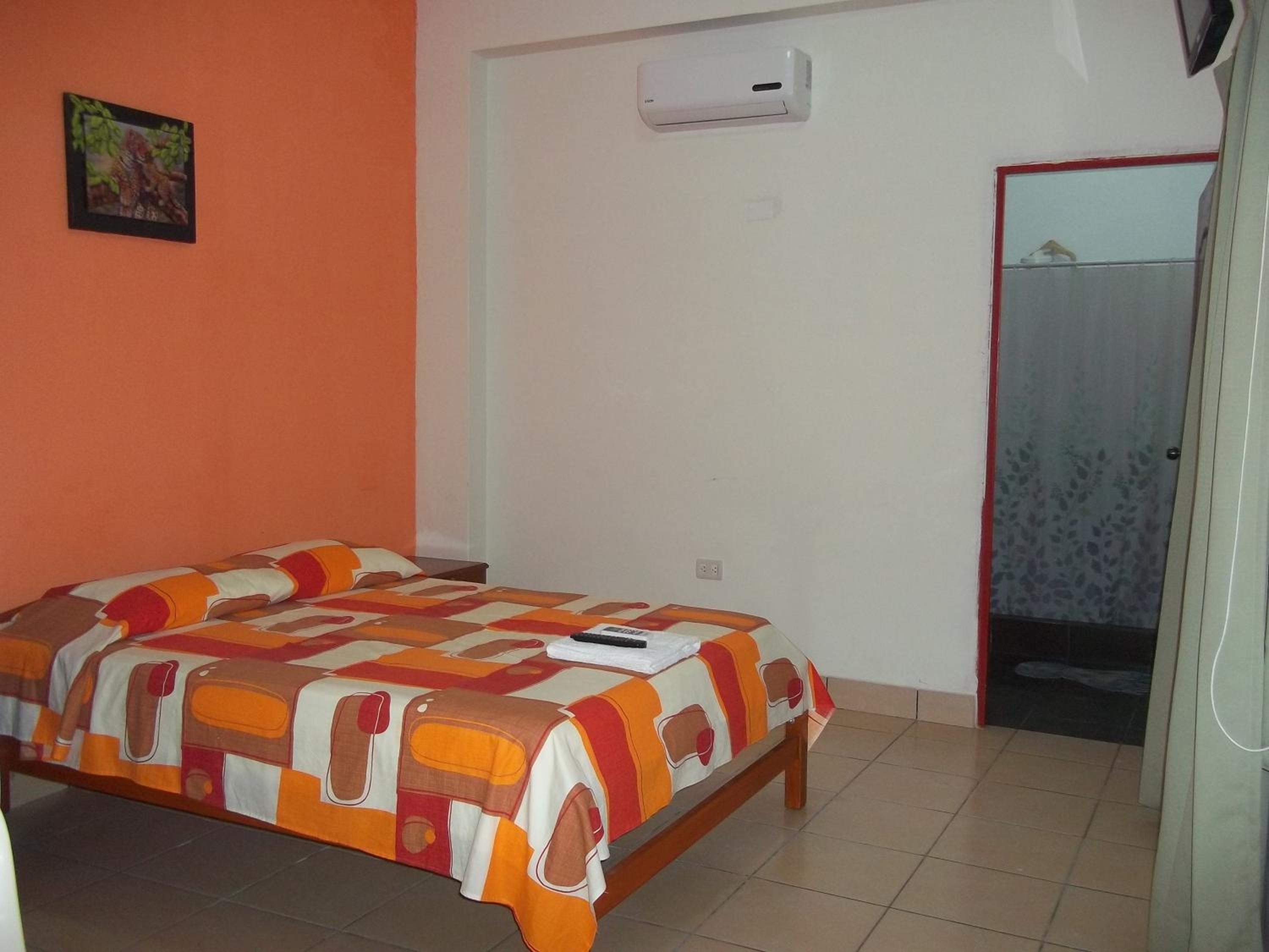 Single Room with Private Bathroom photo 1