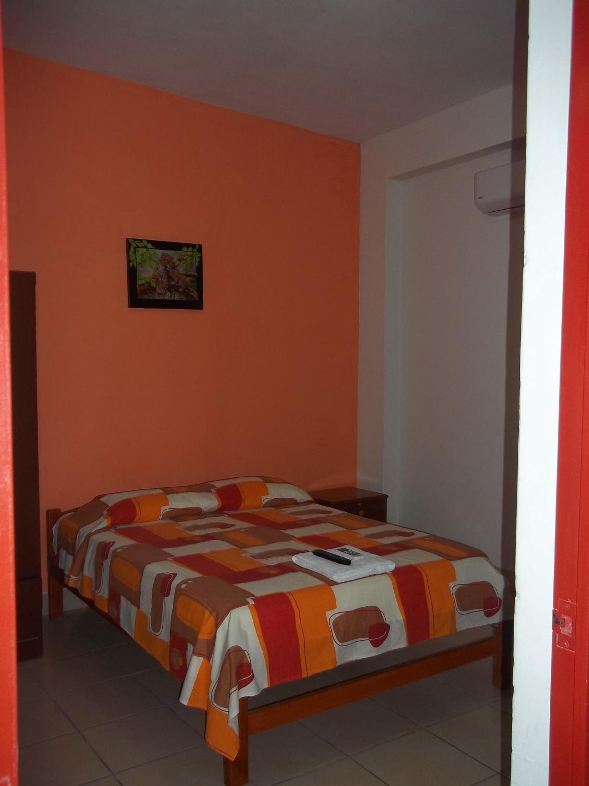 Single Room with Private Bathroom photo 2