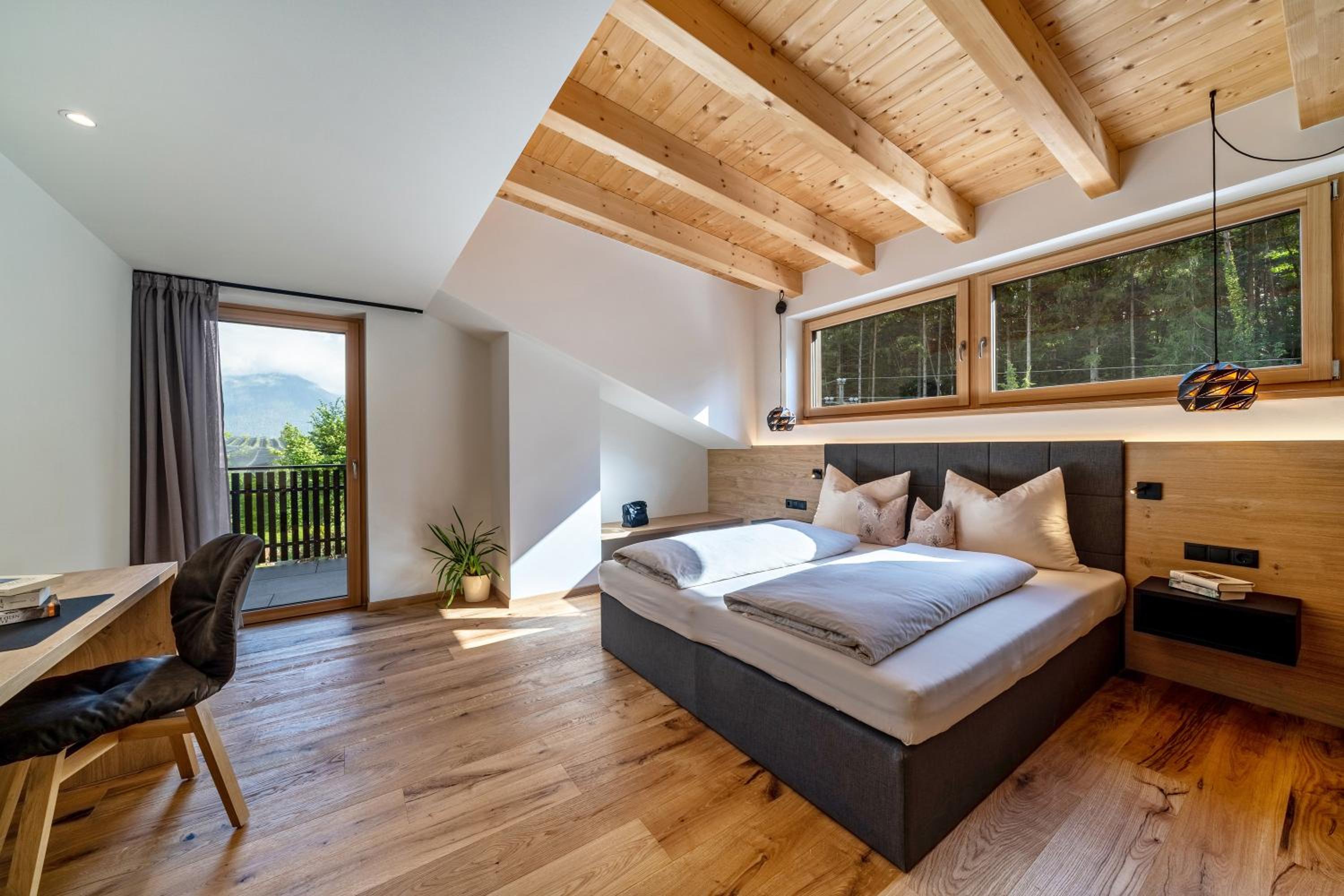 Superior One-Bedroom Apartment with Balcony