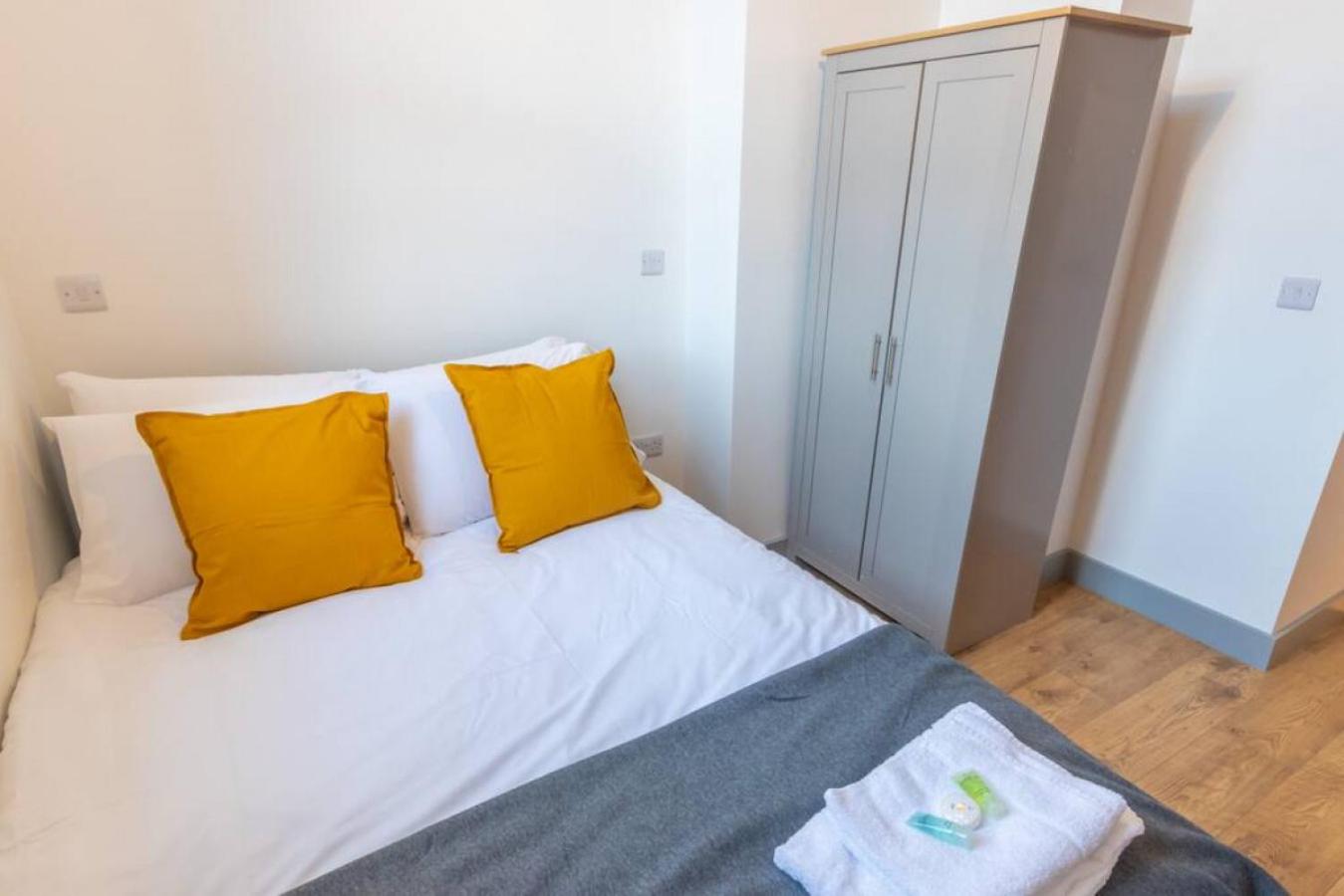 One-Bedroom Apartment - Photo 1