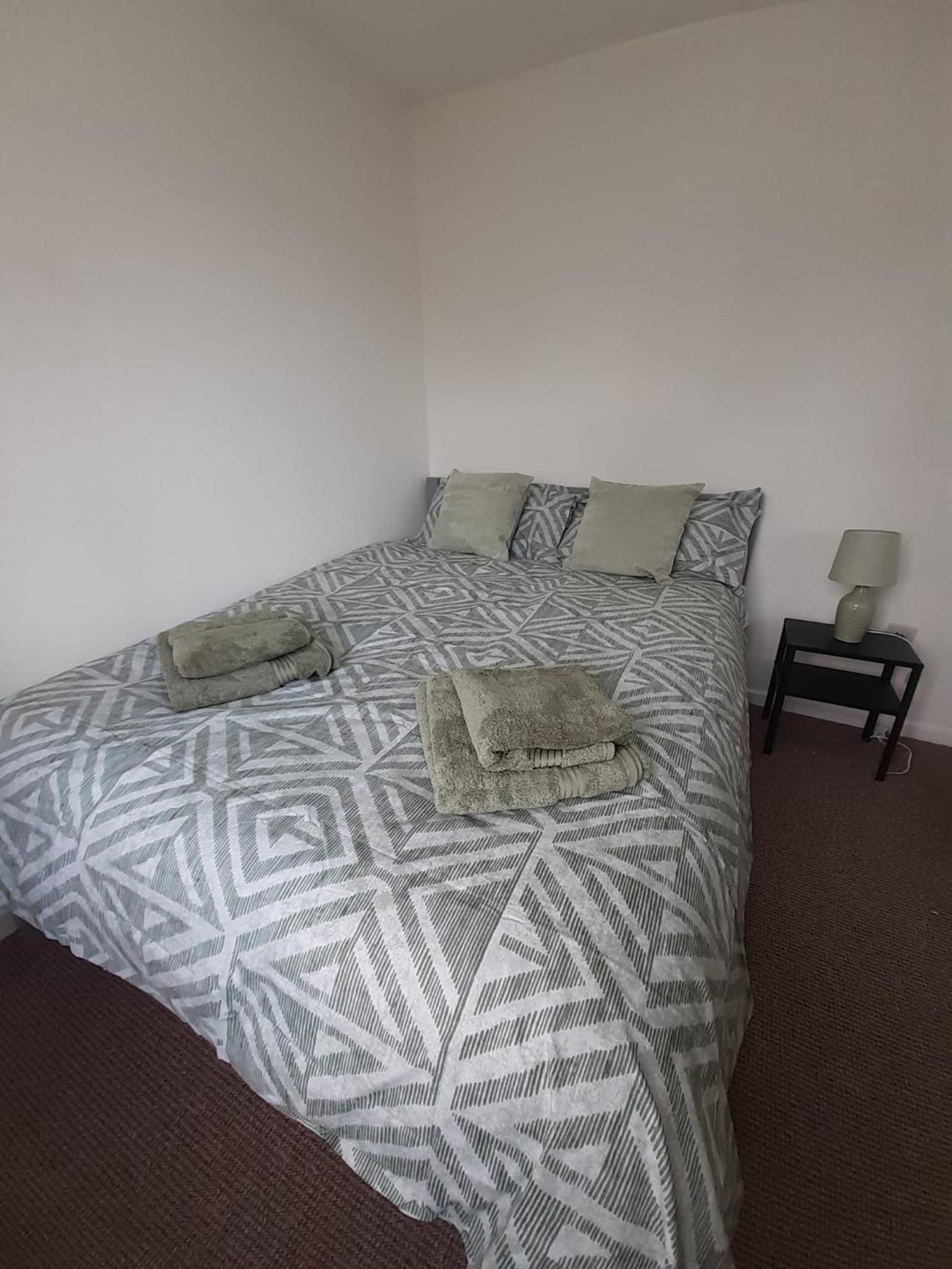 Three-Bedroom House photo 3