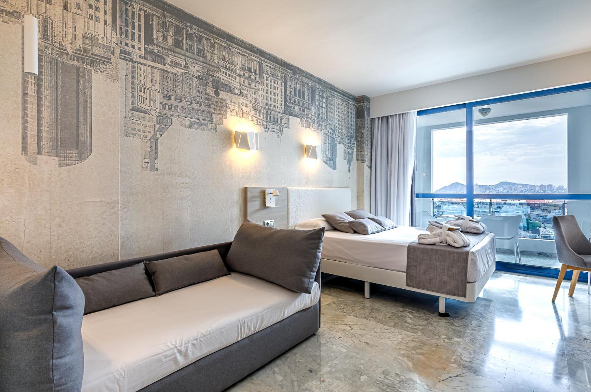 Habitación Triple Superior con Vista al Mar
