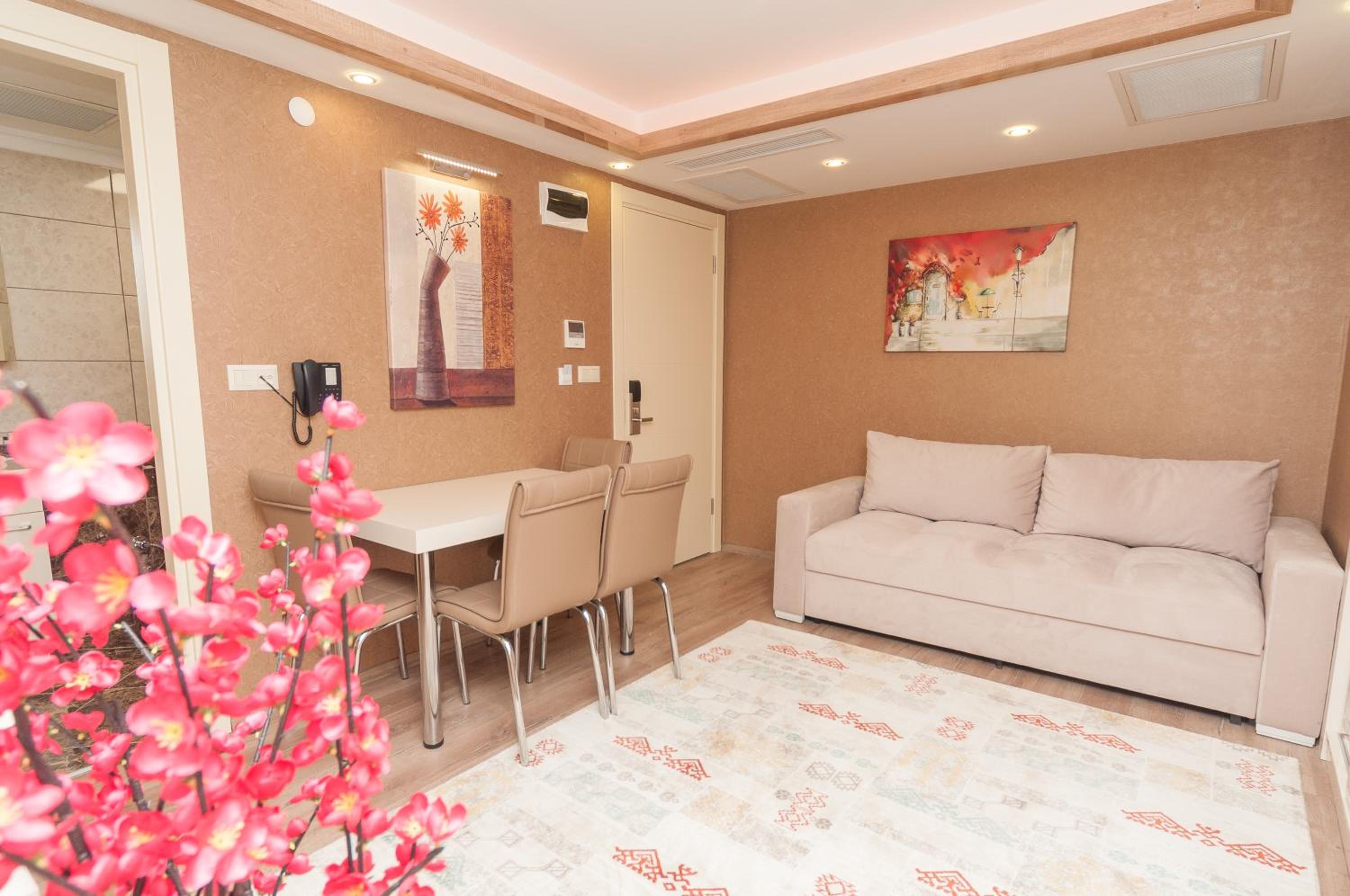 Penthouse Suite photo 1
