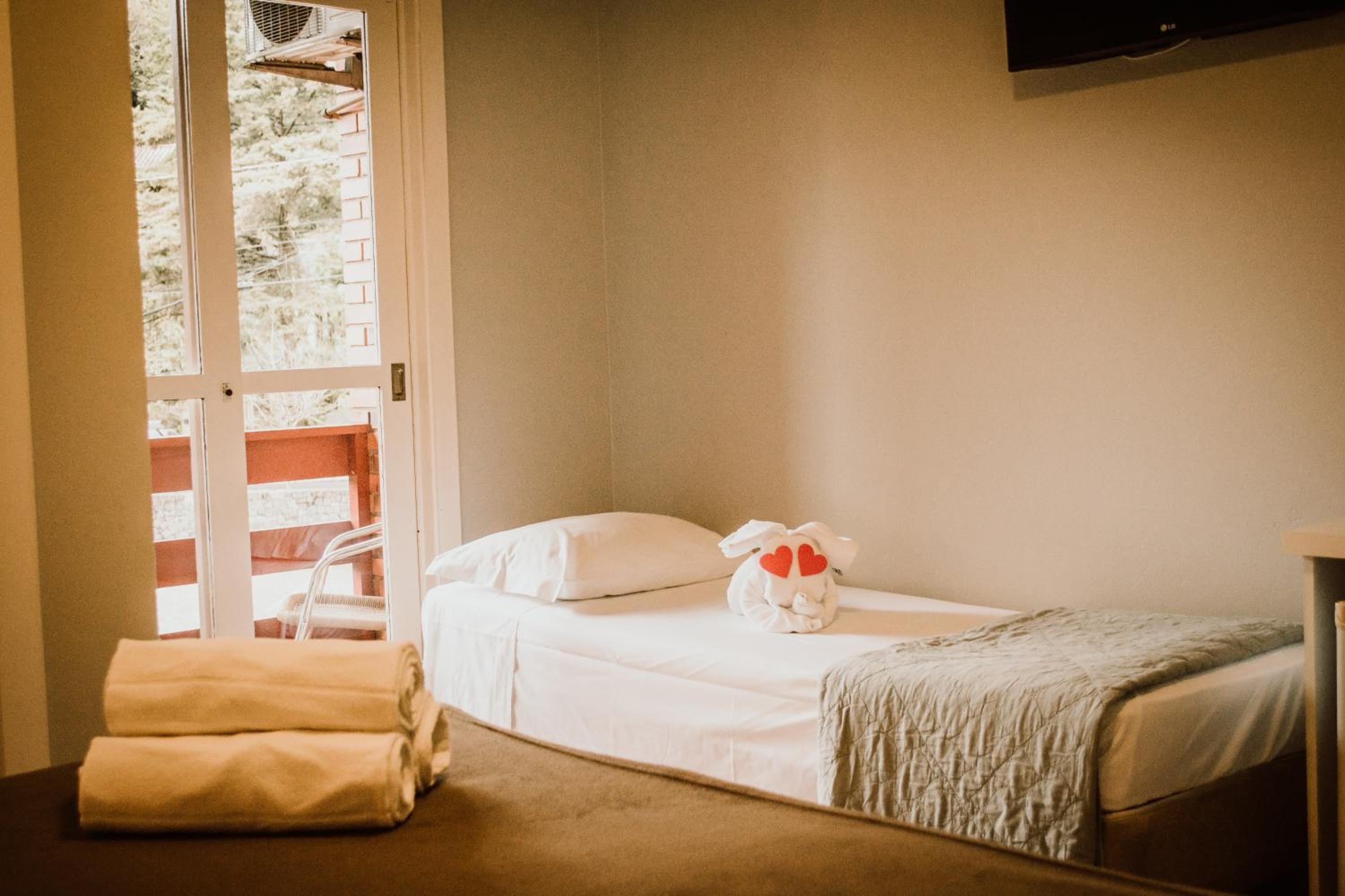 Economy Triple Room