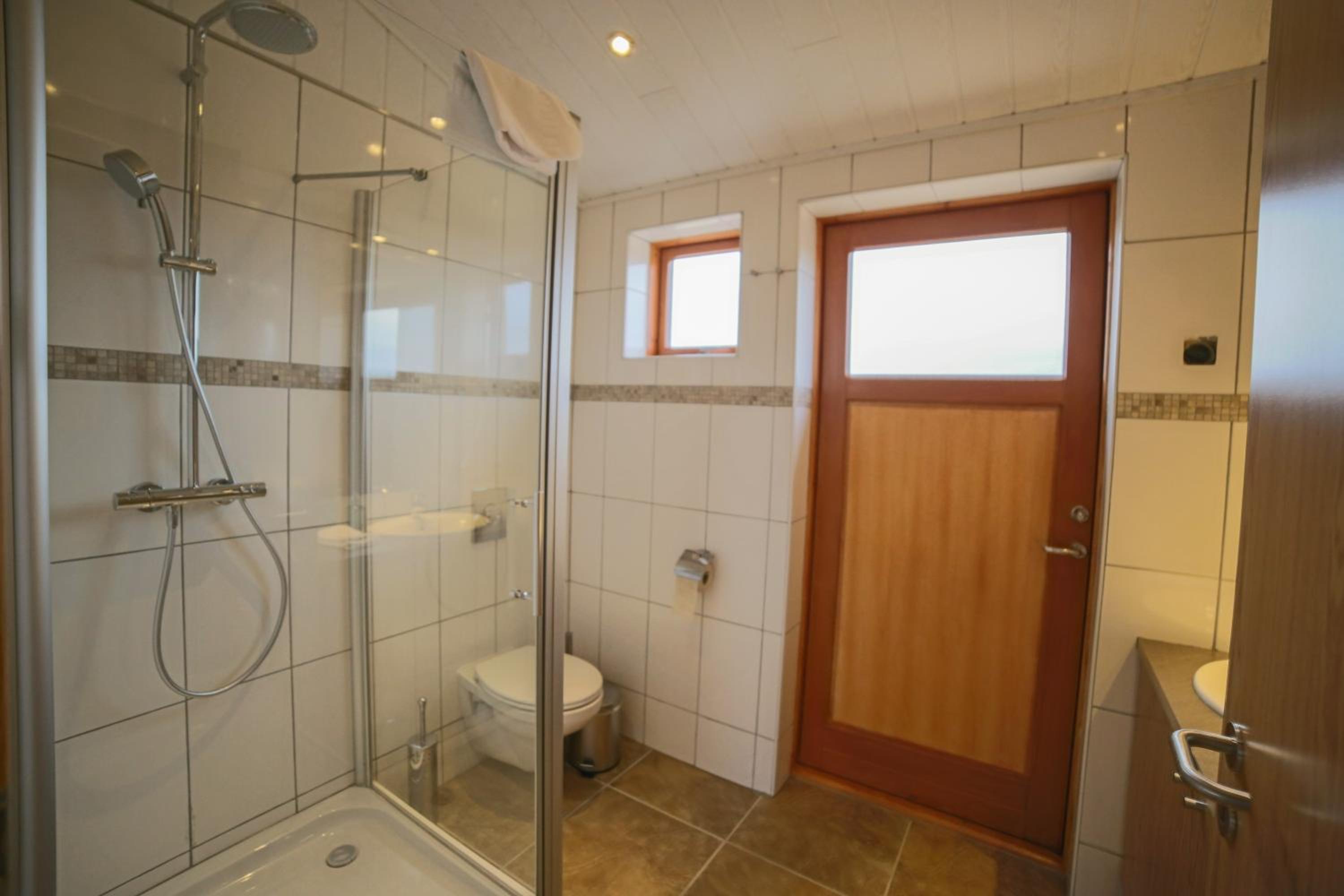 Two-Bedroom Cottage with Hot Tub - Photo 8