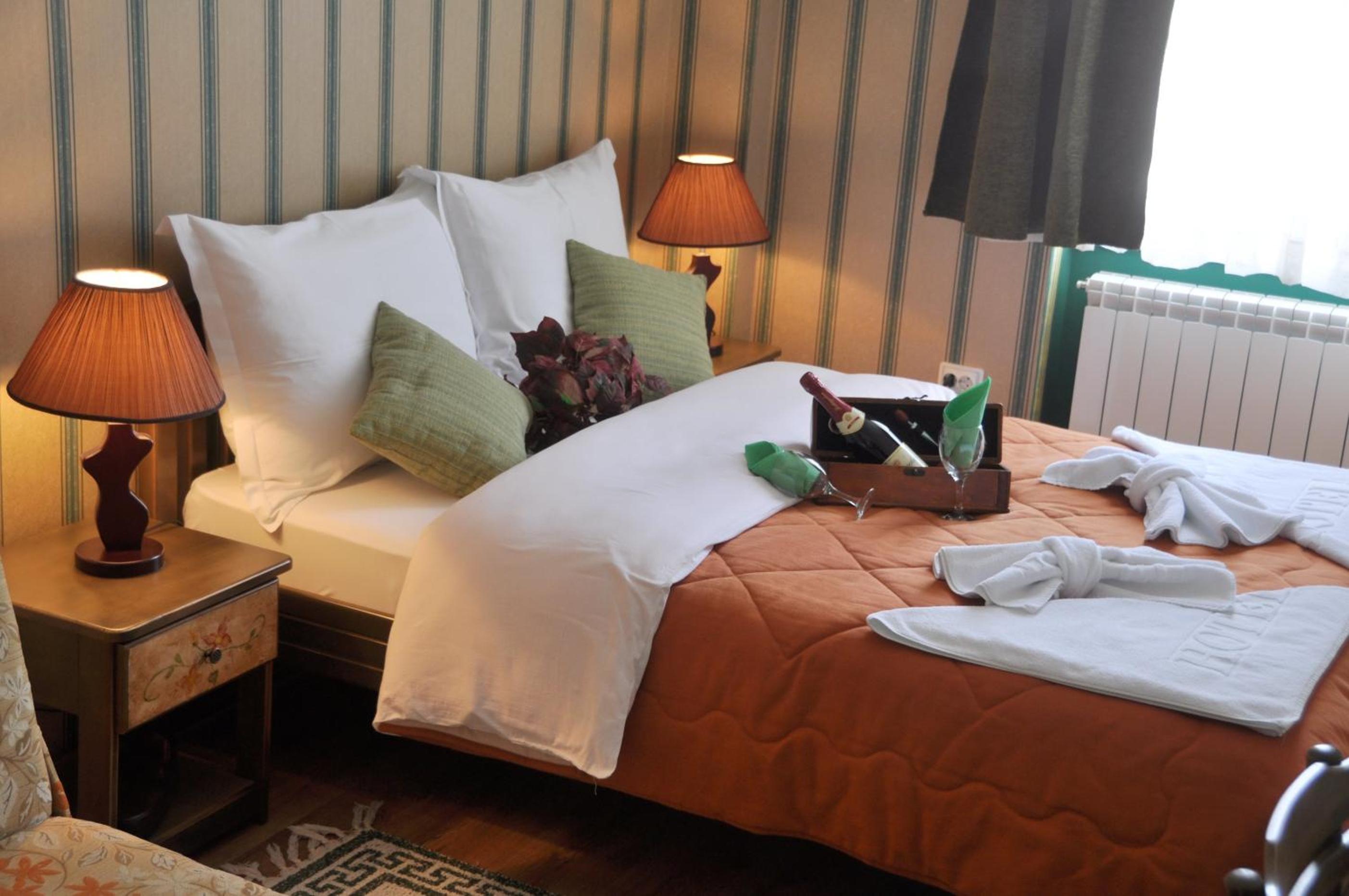 Double Room photo 3
