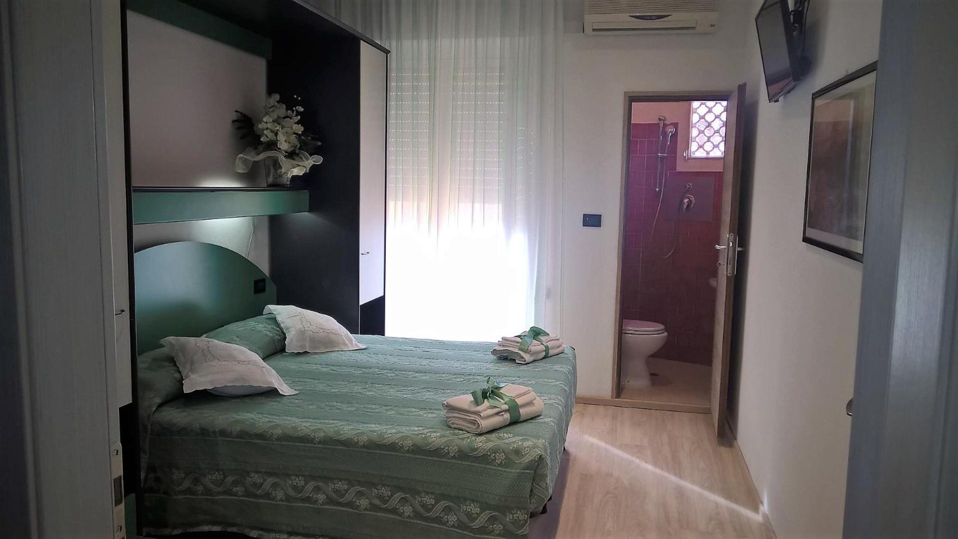 Budget Double Room - Photo 1