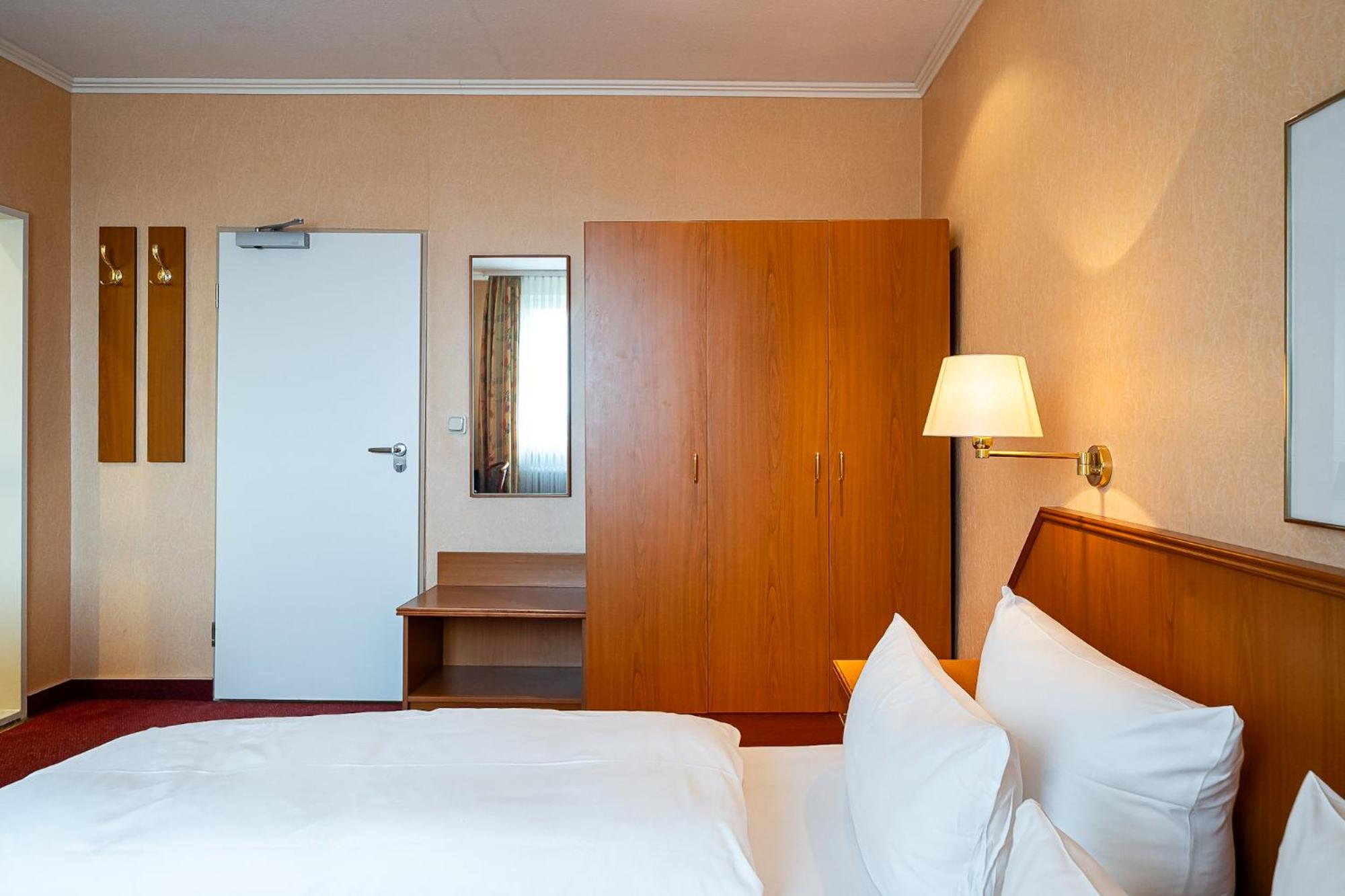 Economy Double Room photo 2