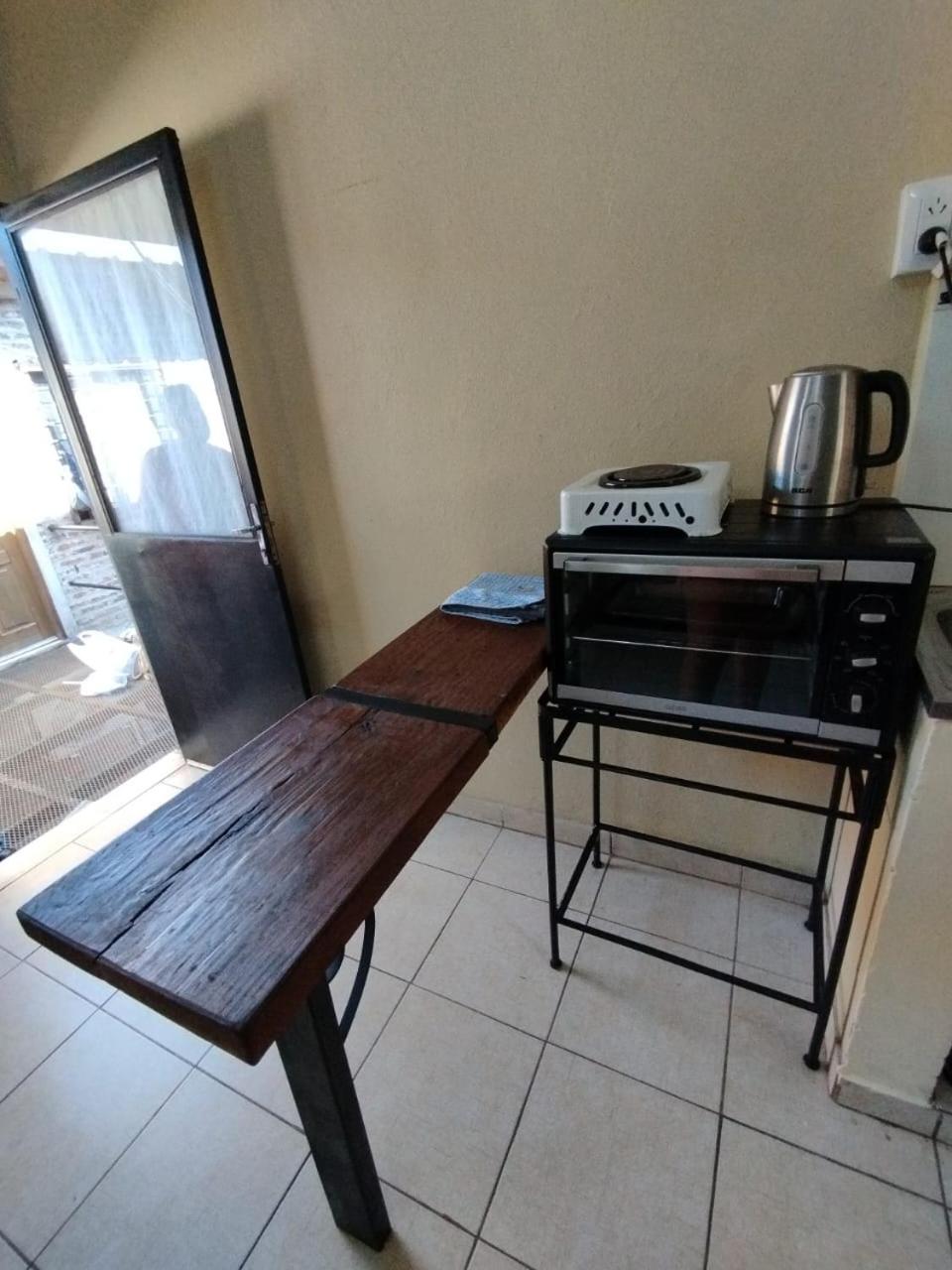 One-Bedroom Apartment photo 2