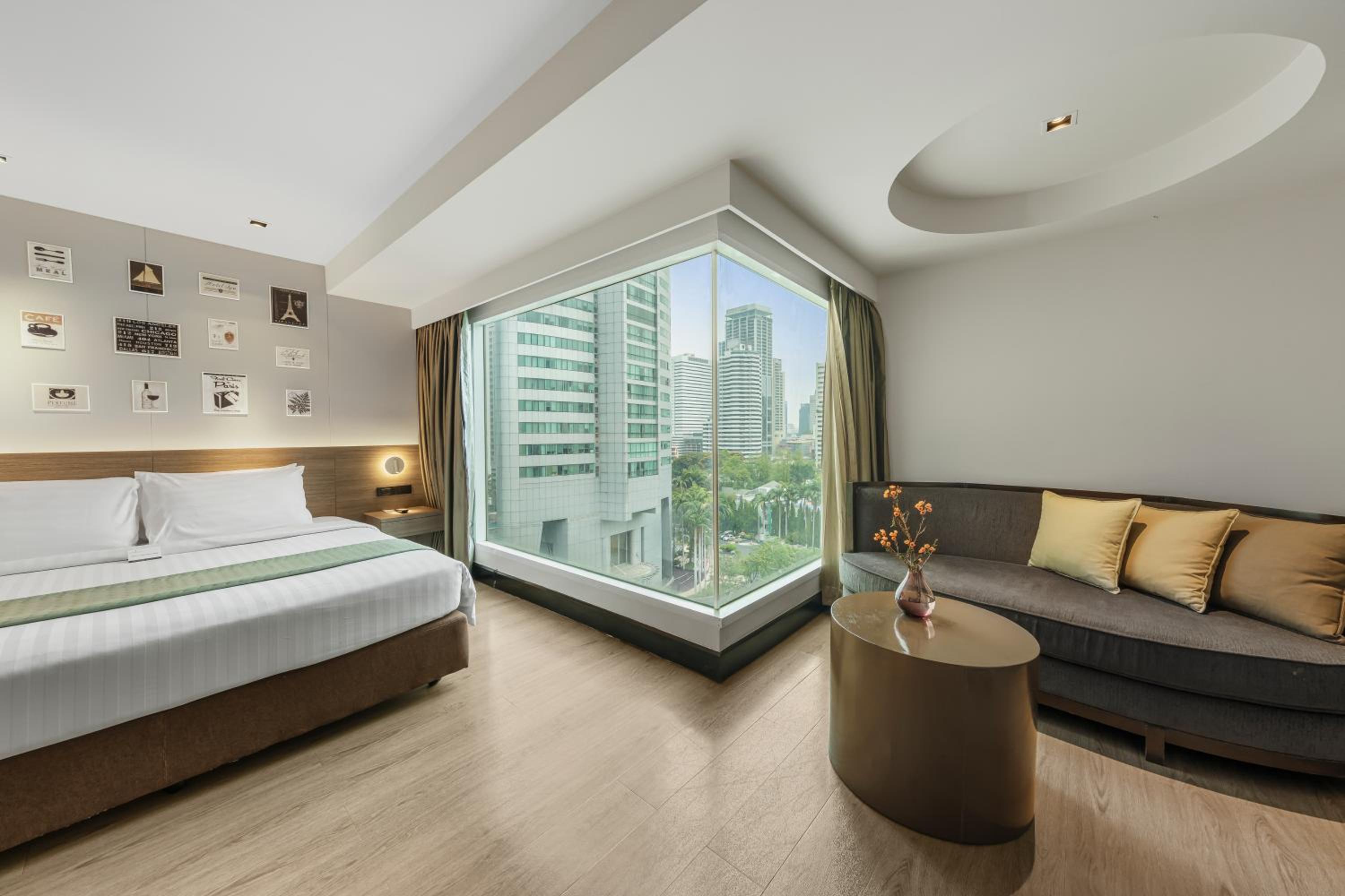 Grand Deluxe King Room photo 2