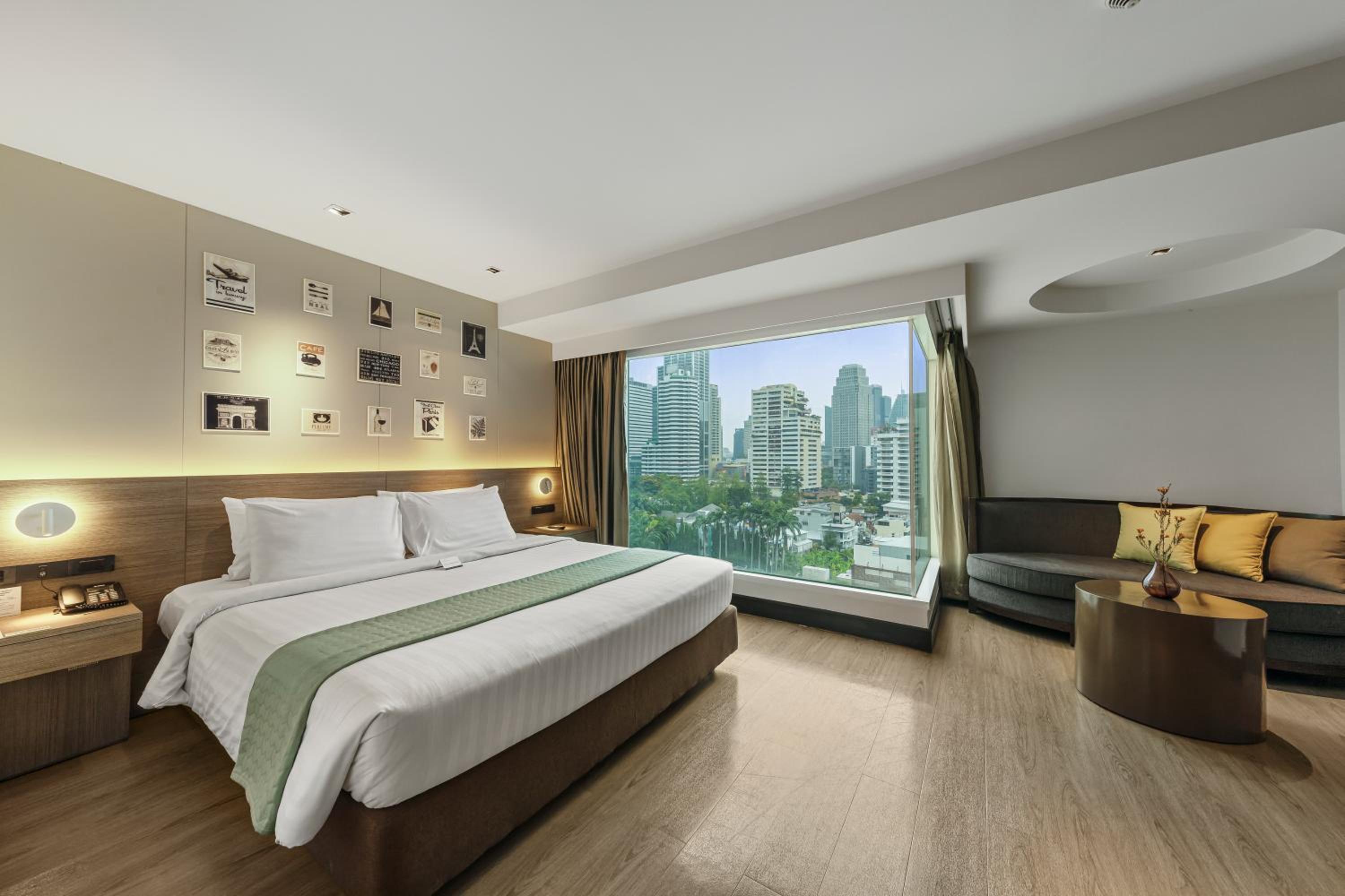 Grand Deluxe King Room photo 1