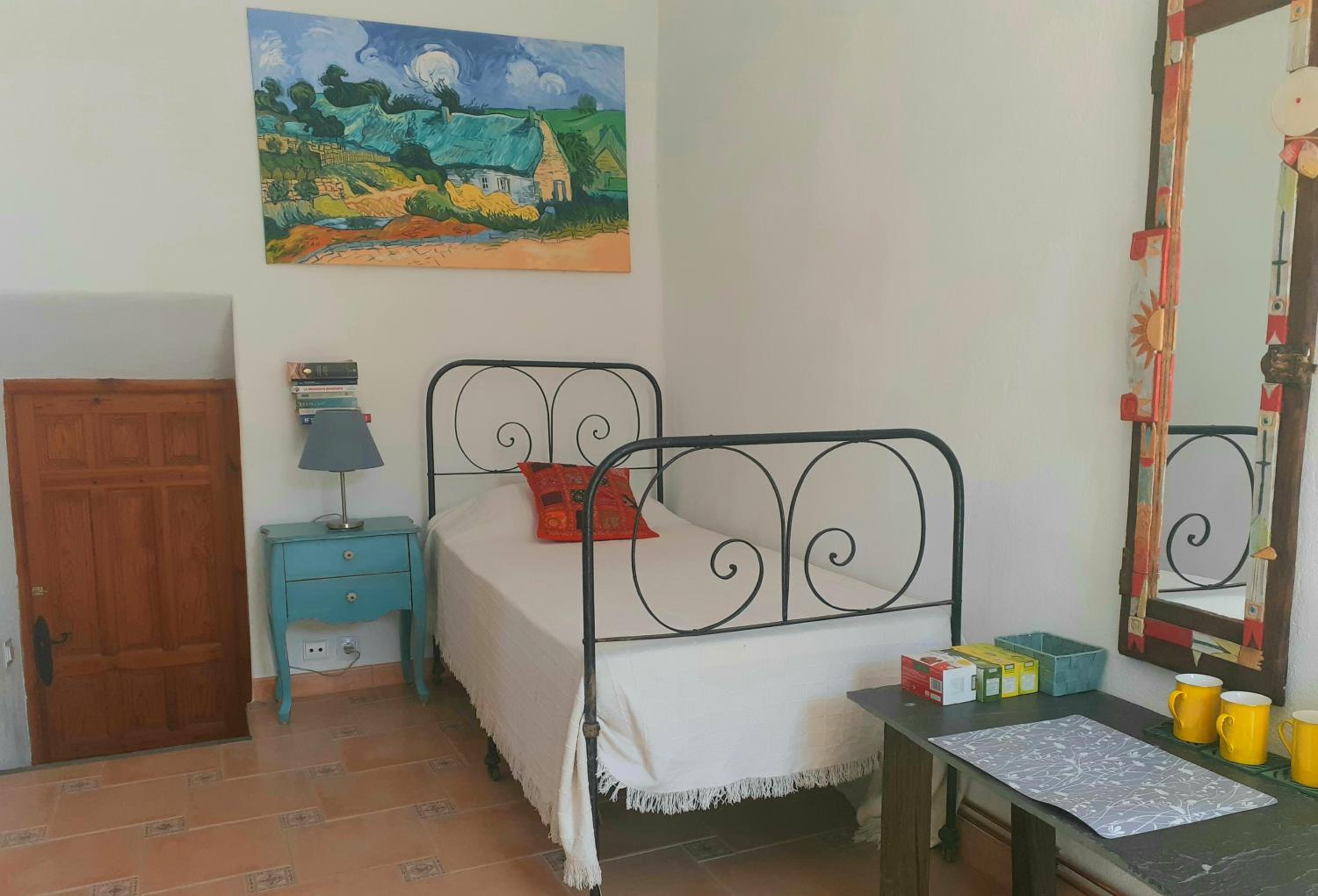 Deluxe Room (2 Adults + 1 Child) - Photo 1