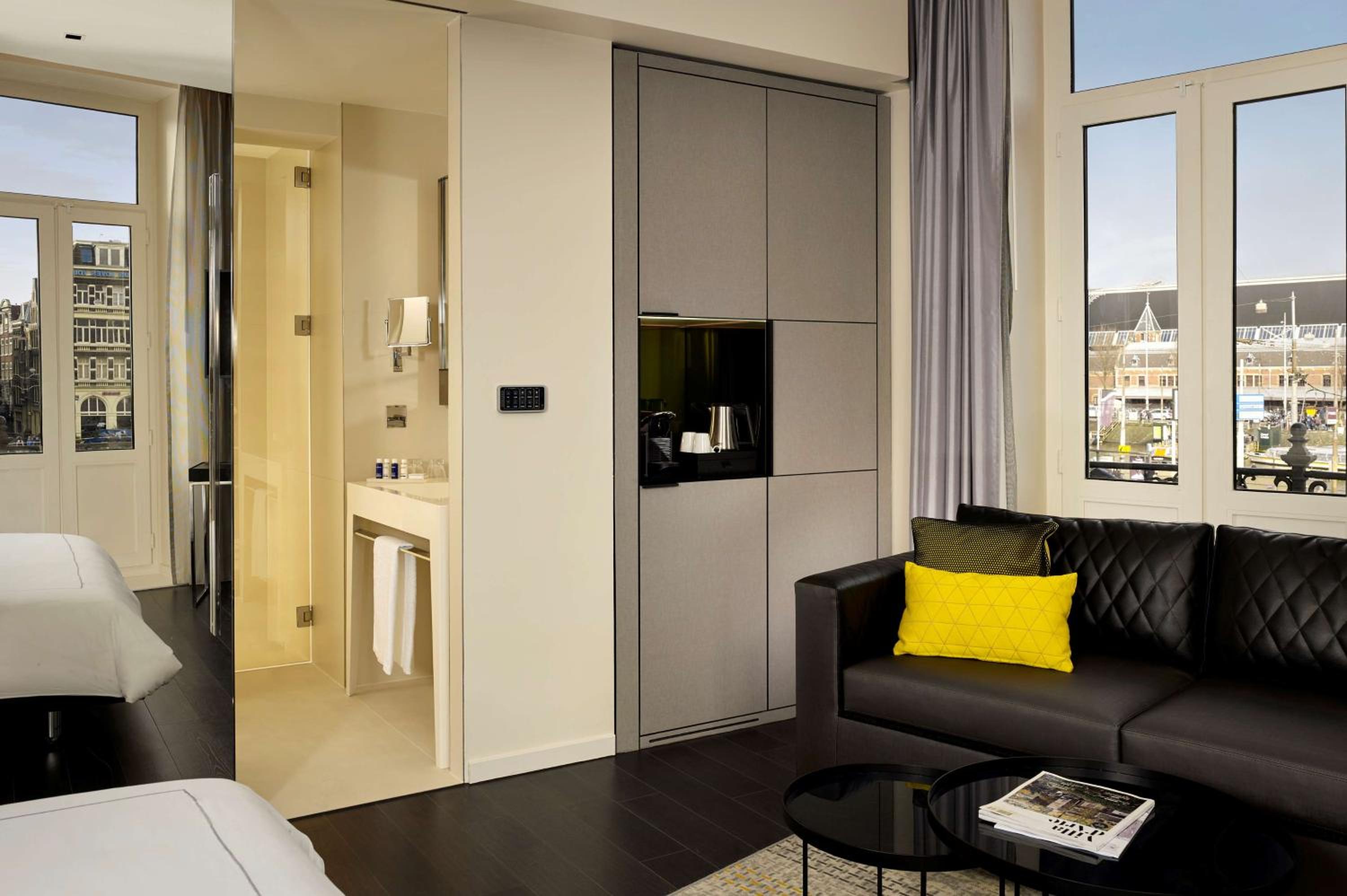 Executive King Room with Canal View - Photo 1