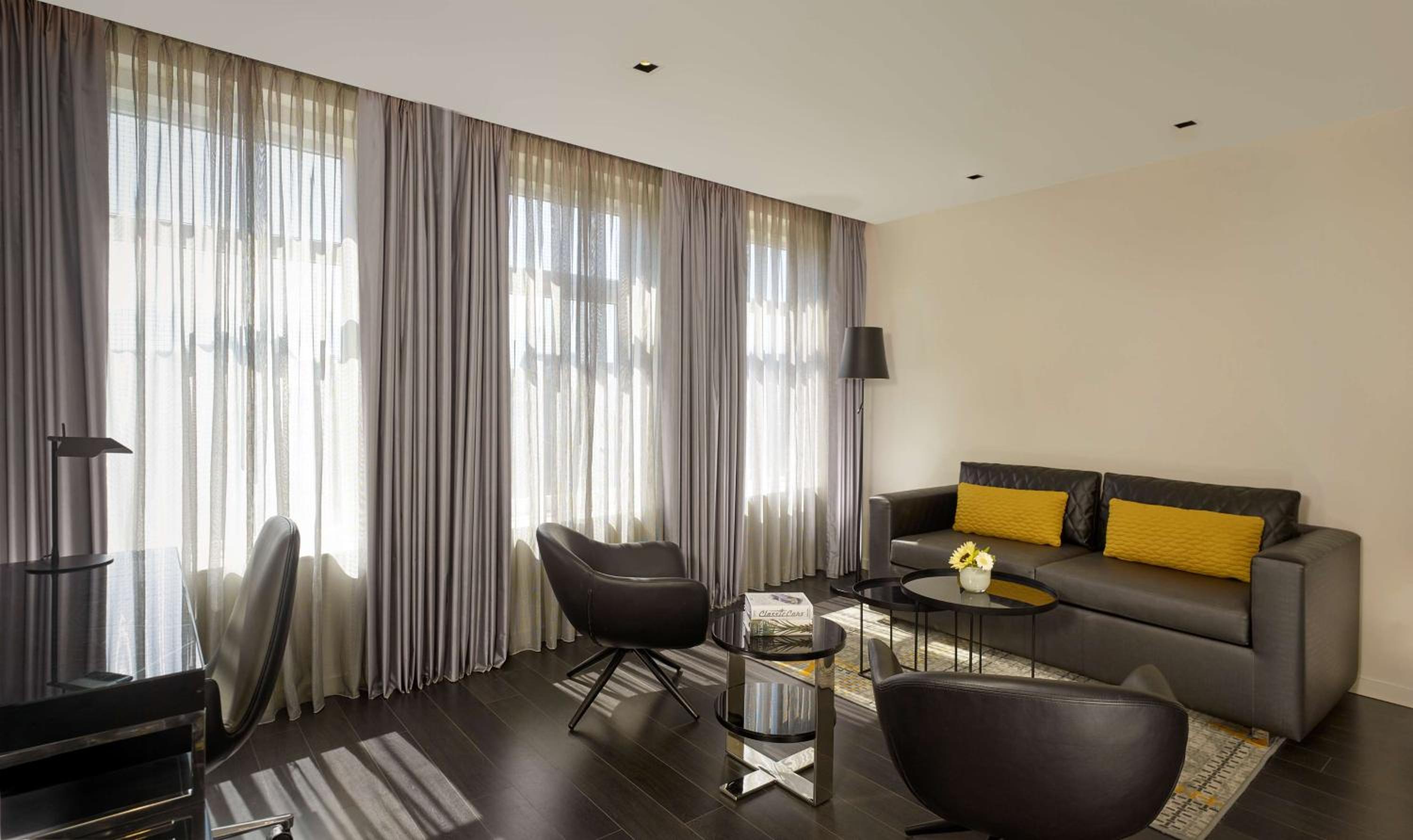 One-Bedroom Suite photo 1