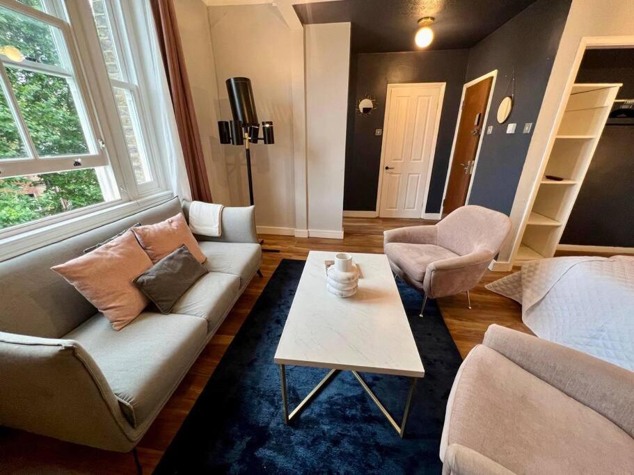 Studio Apartment photo 3