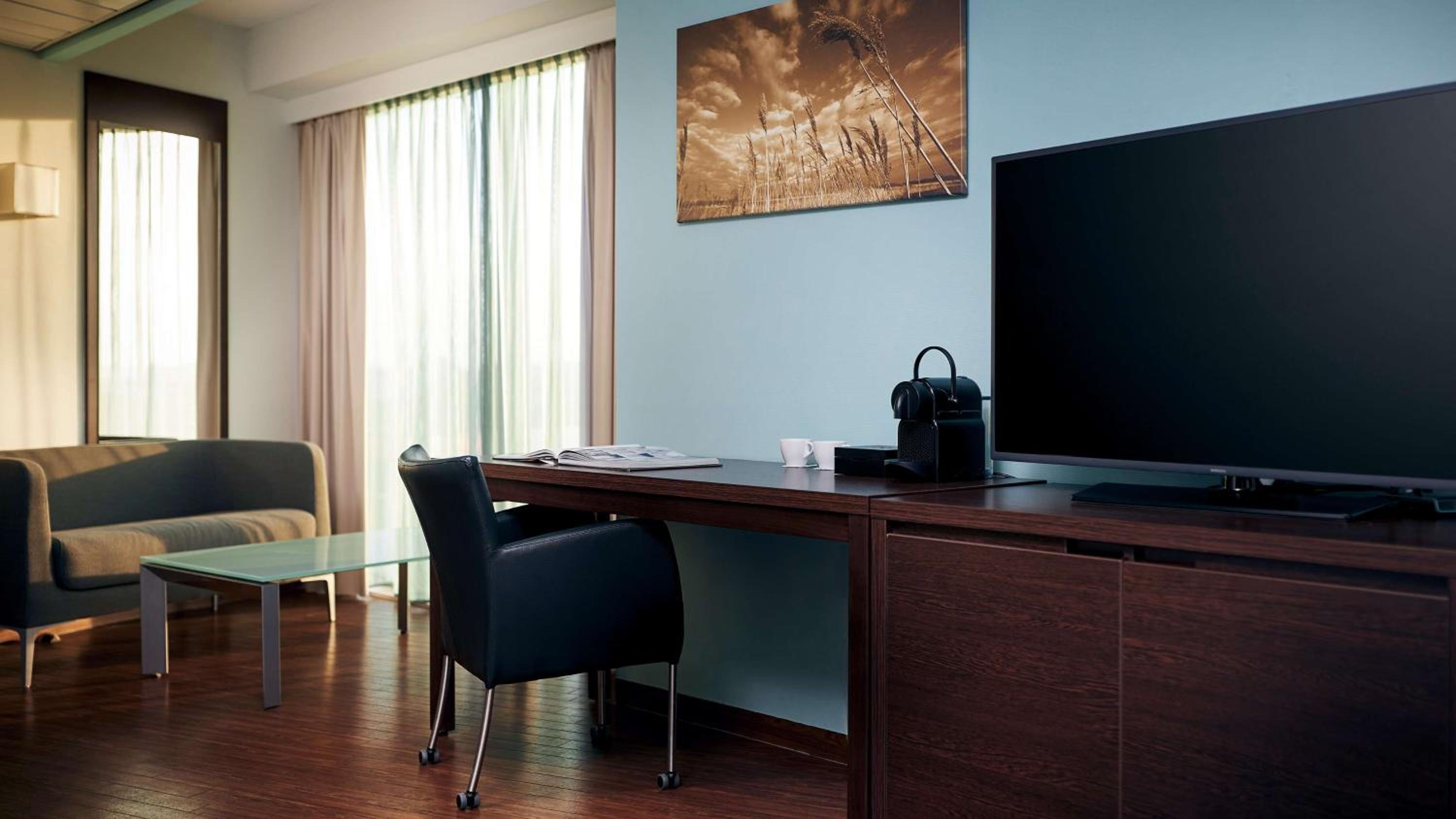 Executive Double Room - Photo 8