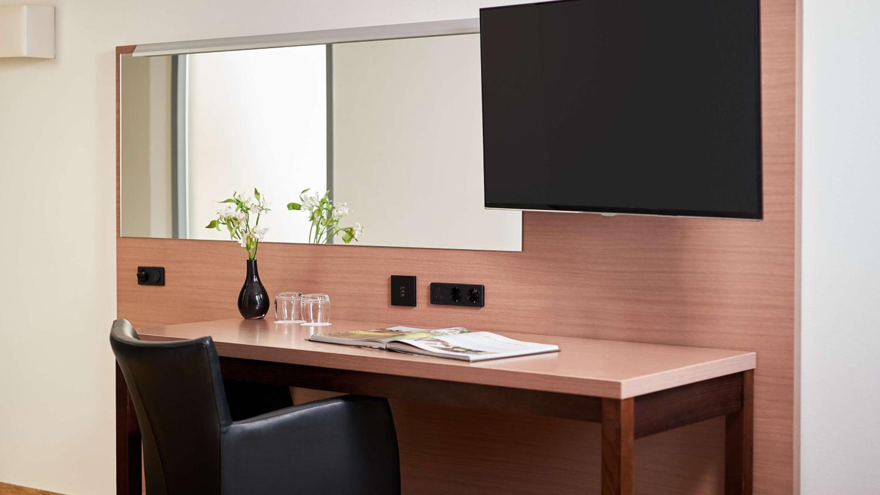 Superior Twin Room - Photo 1