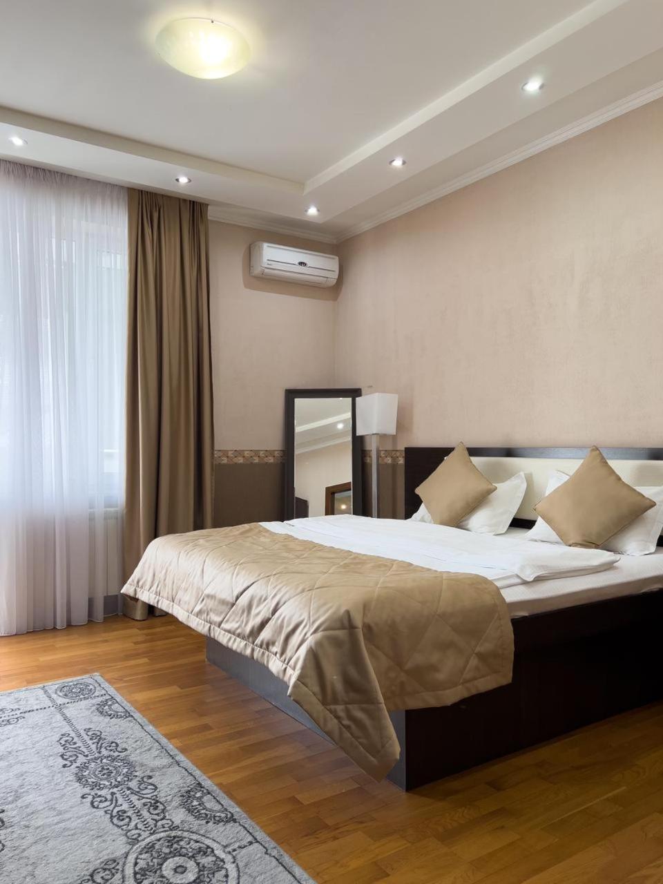 Twin Room with Private External Bathroom photo 1