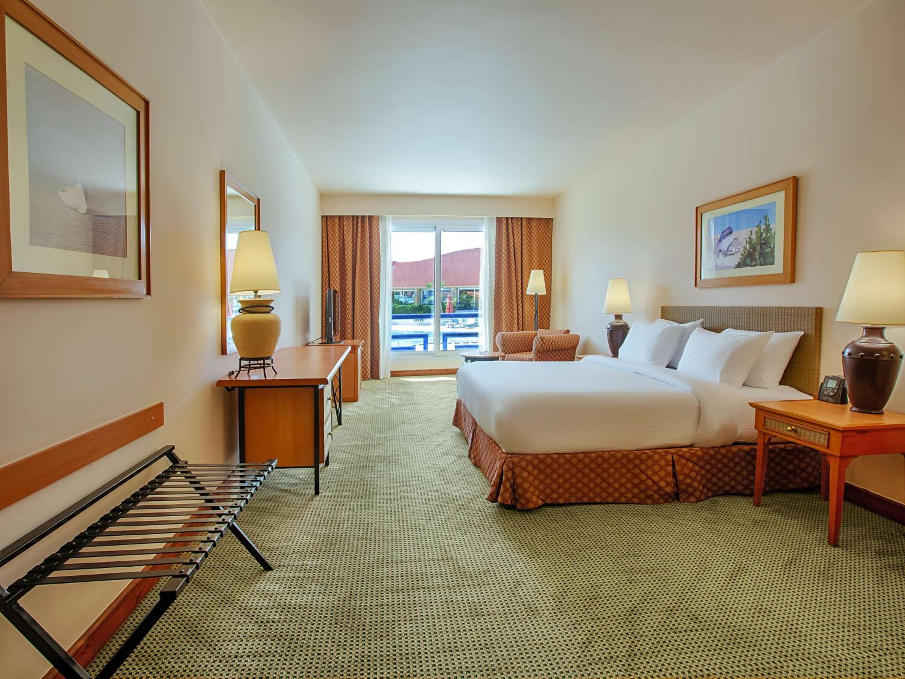 Queen Guest Room with Pool View